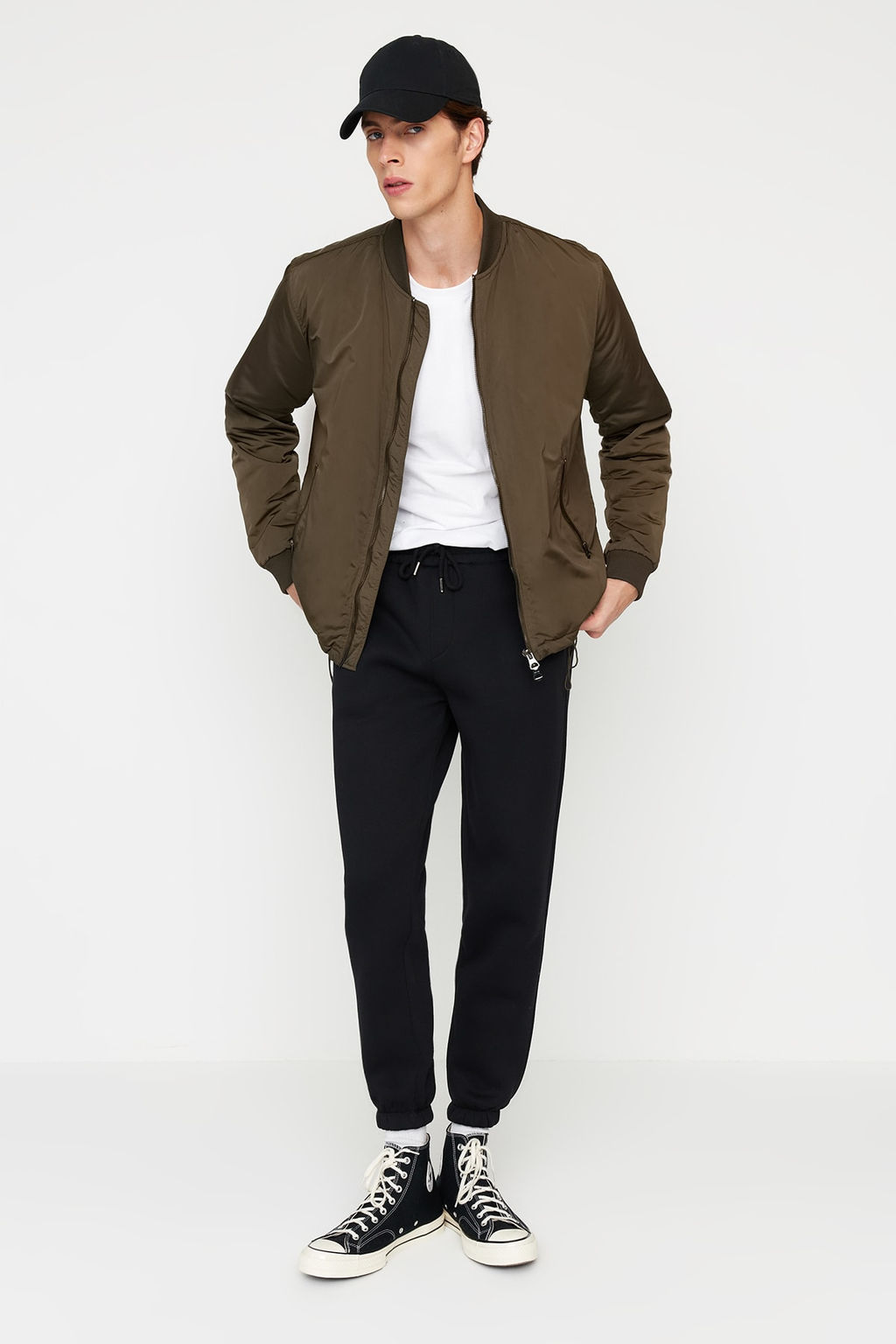 Siyah Un?sex Regular/Normal Kesim Pacas? Lastikli Ici Polar/S?cak Tutan Esofman Alt? TMNAW22EA0346