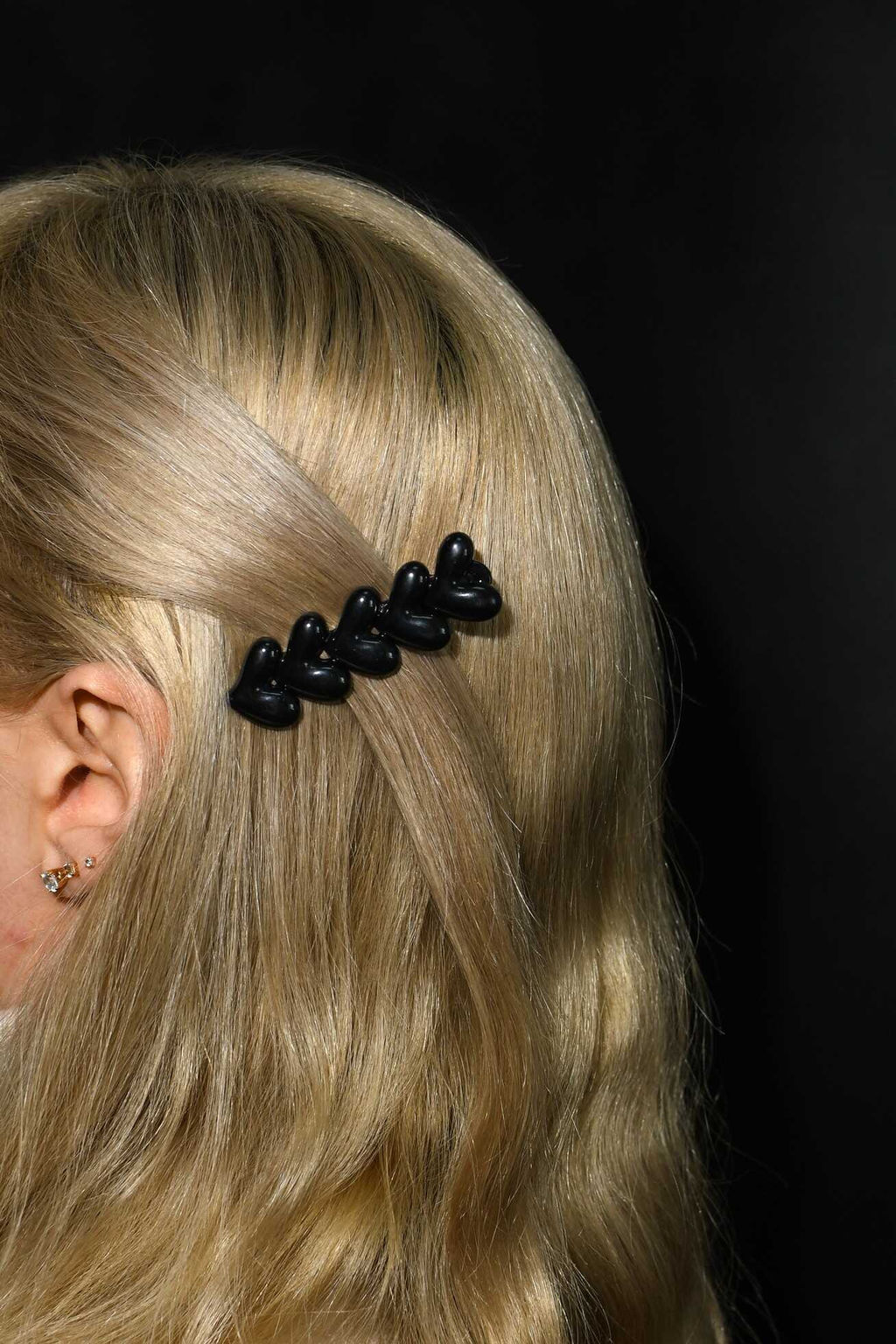 Заколка для волос зажим, арт. 71776 / 10 СЕРДЕЧКИ (в наборе: 1шт., 6,7 см, черный металл, полиэфирная смола, цвет: чёрный, подложка из мелованного картона + ПЭТ-пакет с европодвесом)