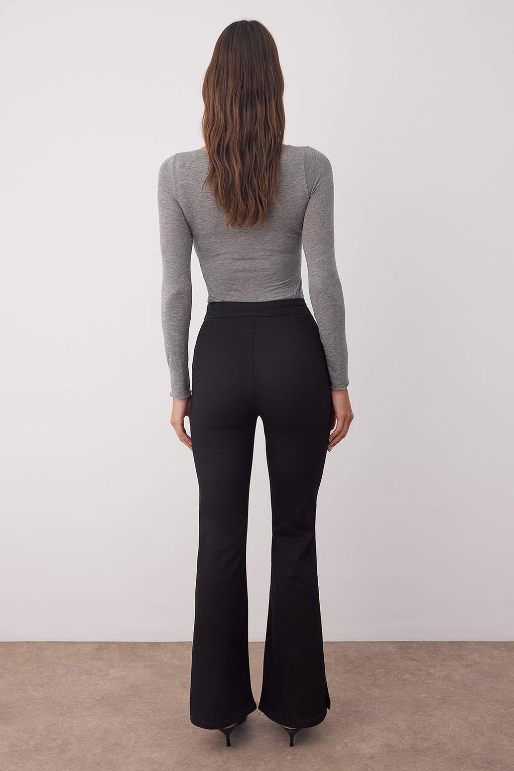 Siyah Bel Detayl? Yuksek Bel Ispanyol Paca Flare Jeans TWOAW26JE00103