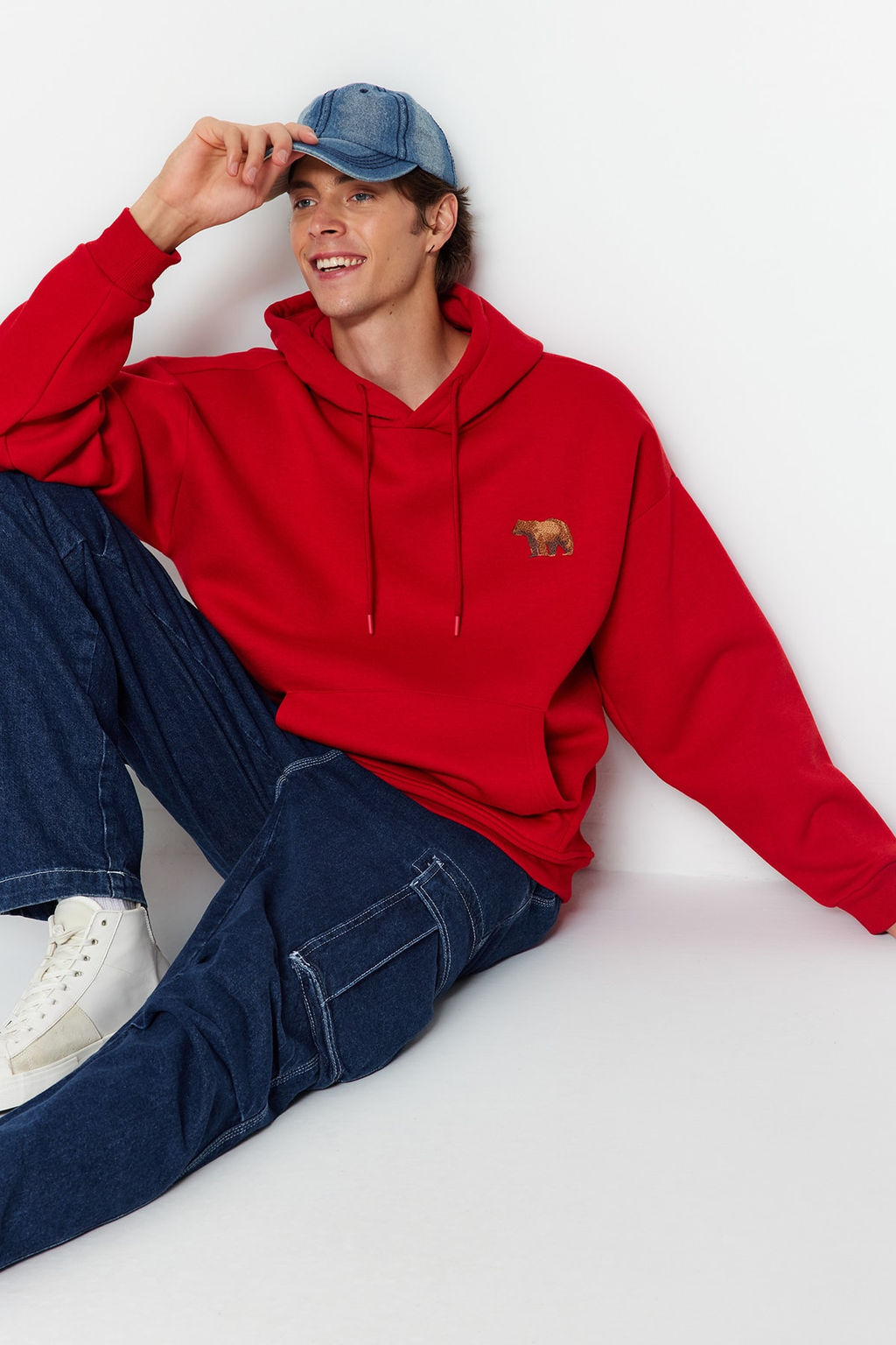 TRENDYOL MAN Gri Oversize/Genis Kesim Kapusonlu Hayvan Nak?sl? Ici Polarl? Sweatshirt TMNAW24SW00097 - Trendyolmilla фото 10