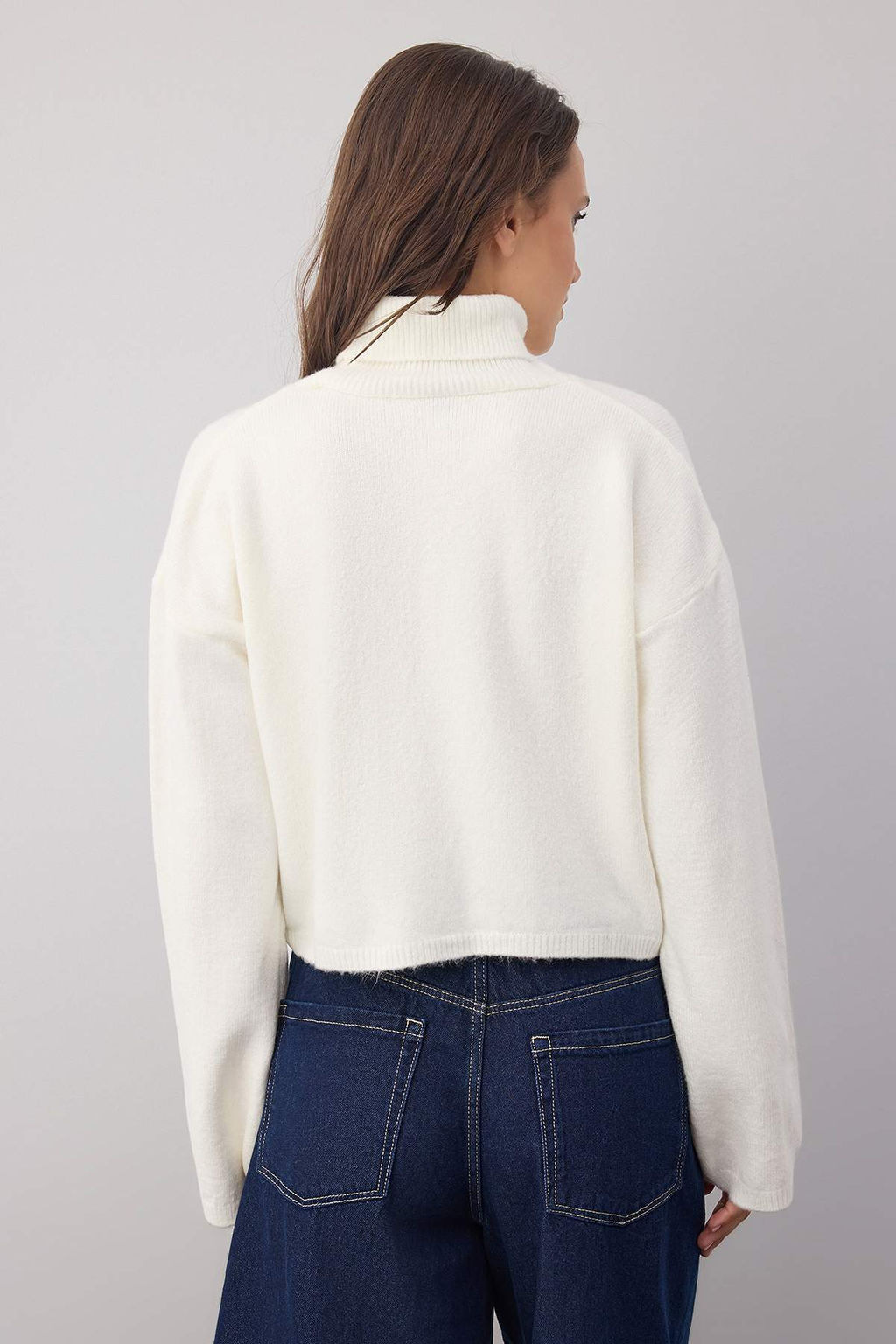 Kahverengi Wardrobe Essentials Genis Kal?p Yumusak Dokulu Crop/K?sa Triko Kazak TWOAW26KZ00113 - Trendyolmilla фото 10