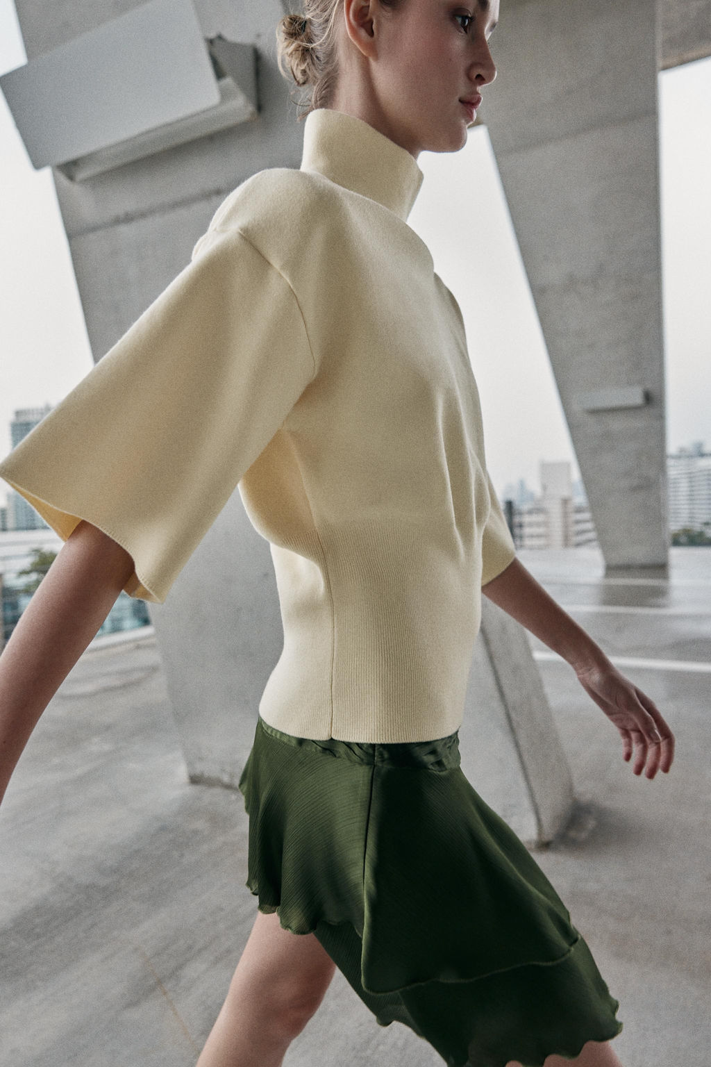 KNIT JUMPER WITH SHOULDER PADS AND SHORT SLEEVES - Zara фото 3