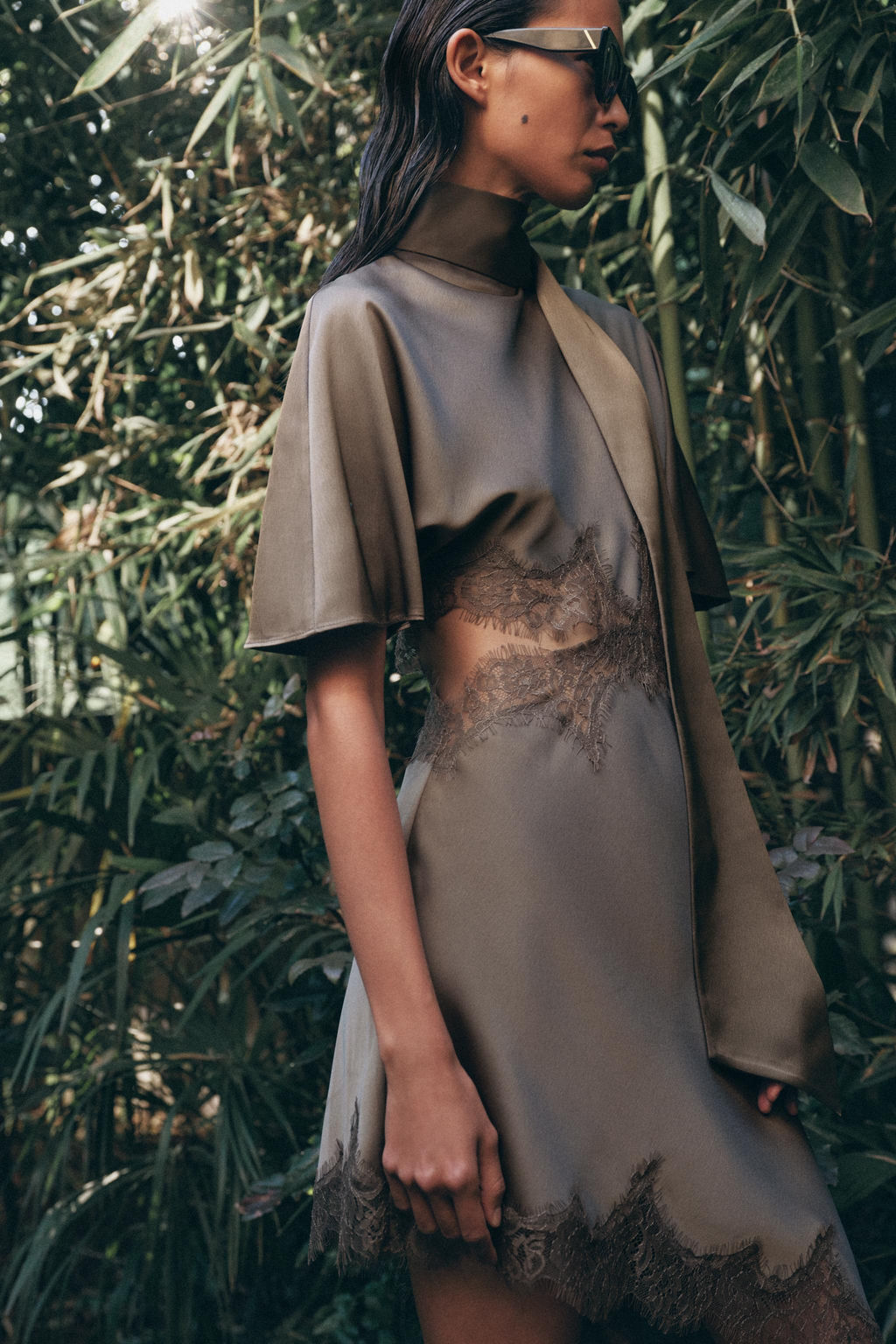 VESTIDO SATINADO ENCAJE ZW COLLECTION / Vis?n - Zara фото 4