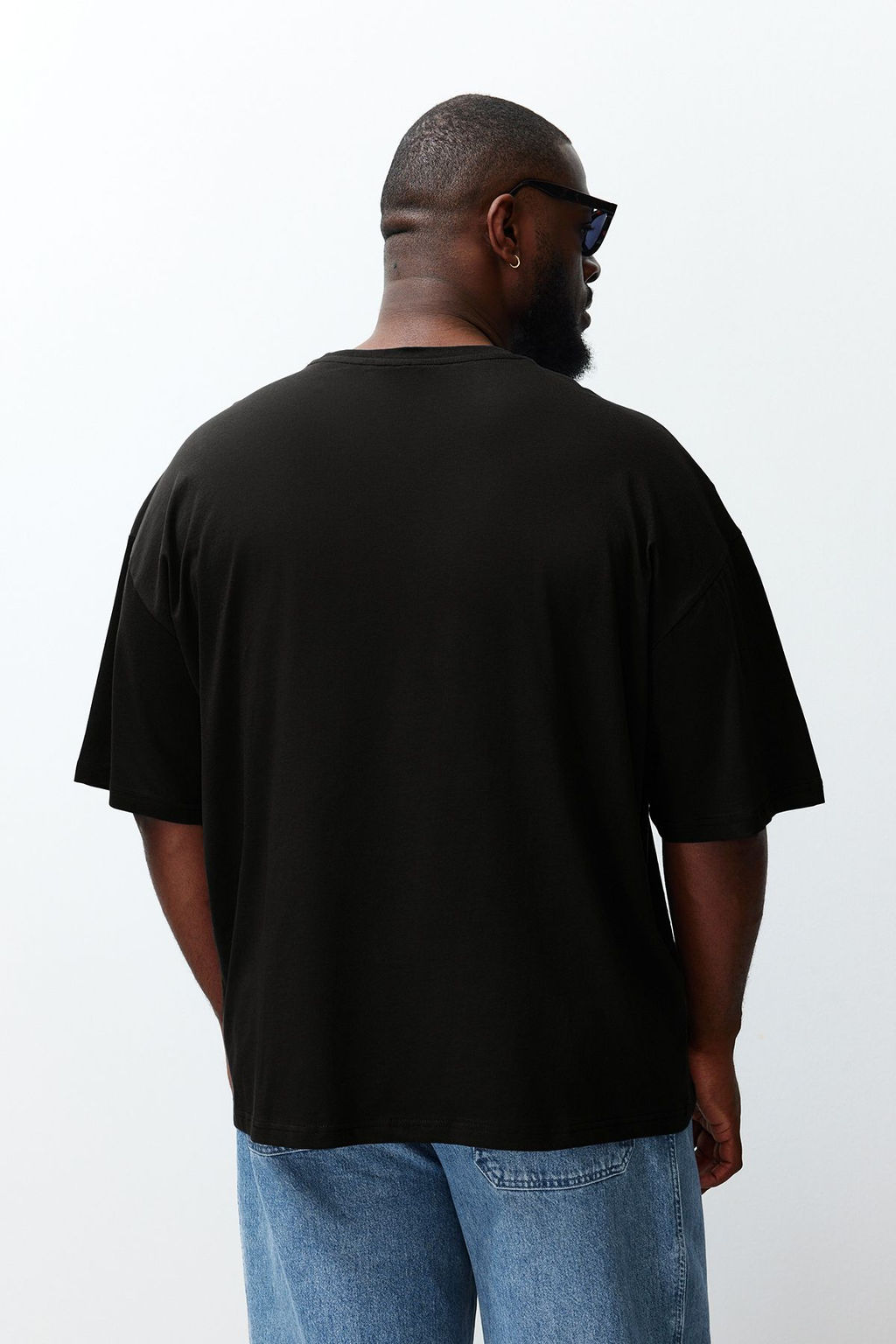 TRENDYOL MAN Siyah Bisiklet Yaka Oversize/Genis Lesim Buyuk Beden T-Shirt TMNSS25BF00001 - Trendyolmilla фото 3