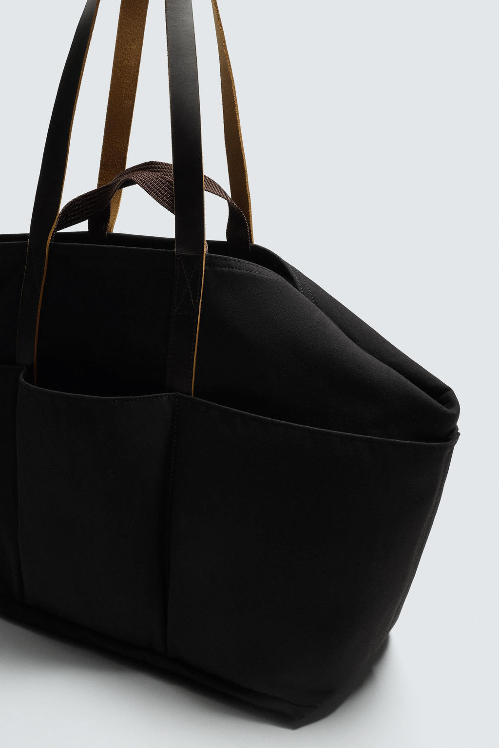 BOLSO SHOPPER DETALLES PIEL AARON LEVINE X ZARA / Negro фото 6