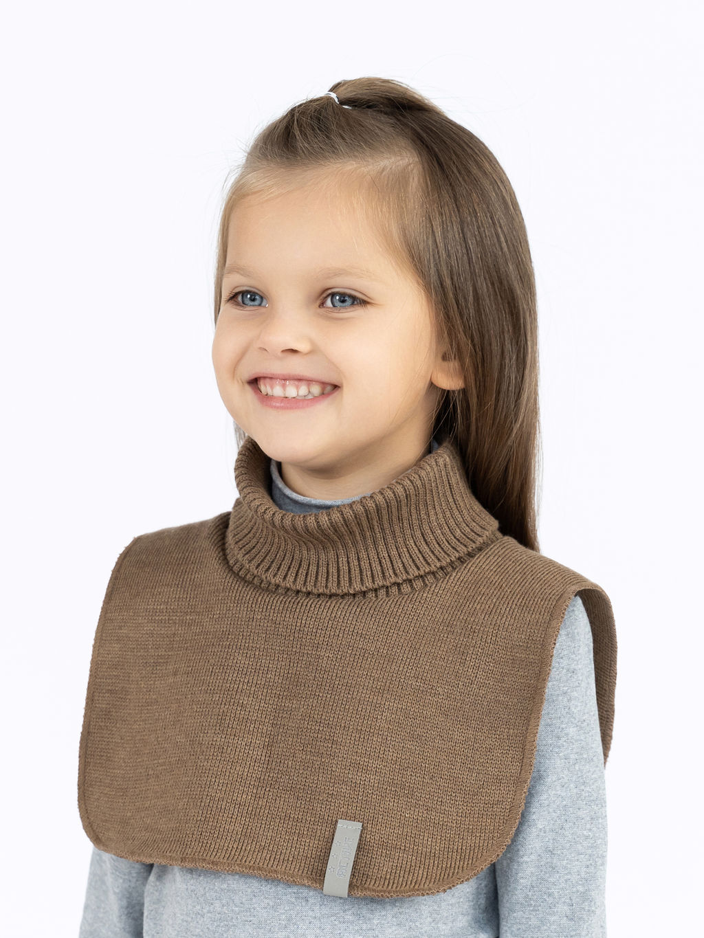 Манишка вязаная кофе