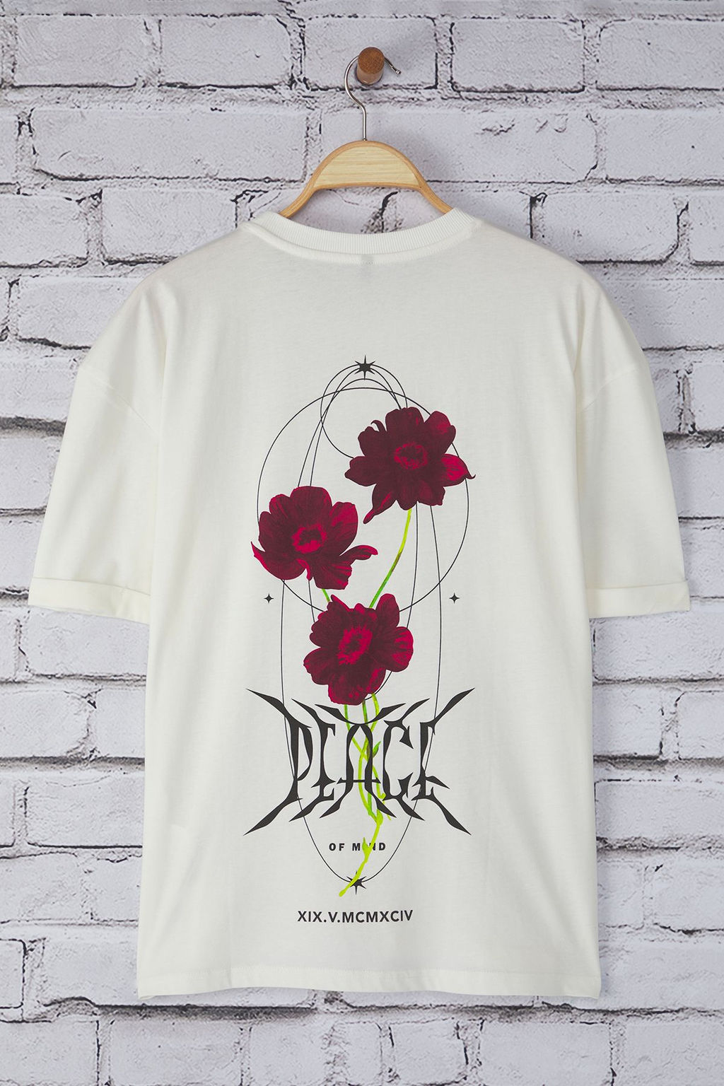 TRENDYOL MAN Ekru Oversize/Genis Kesim Cicek S?rt Bask?l? %100 Pamuk Duble Kol T-Shirt TMNSS25TS00112 - Trendyolmilla фото 2