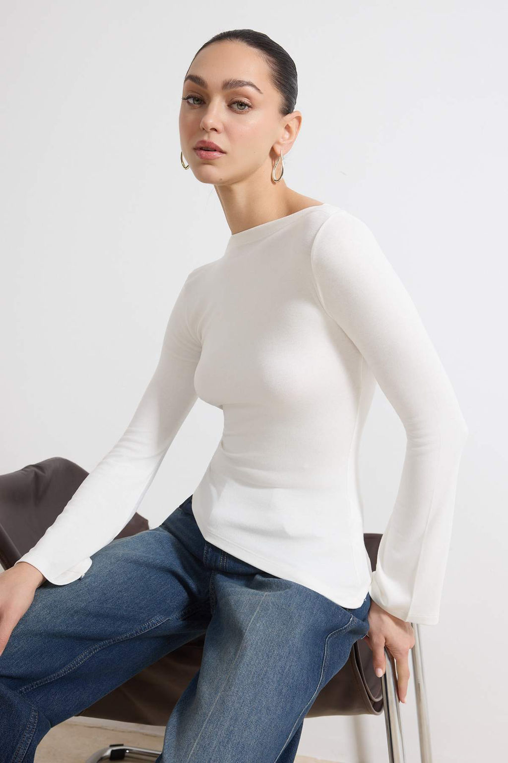 Ekru Fitted/Vucuda Oturan Kay?k Yaka Uzun Kollu Premium Yumusak Orme Bluz TWOSS26BZ00343 - Trendyolmilla фото 2