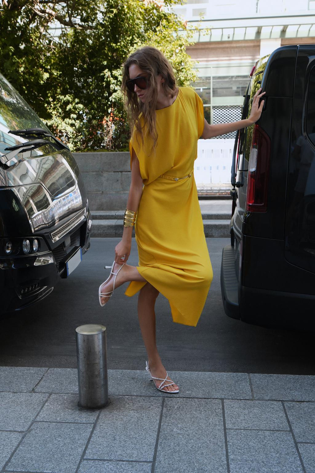 BELTED SATIN MIDI DRESS - Zara фото 3