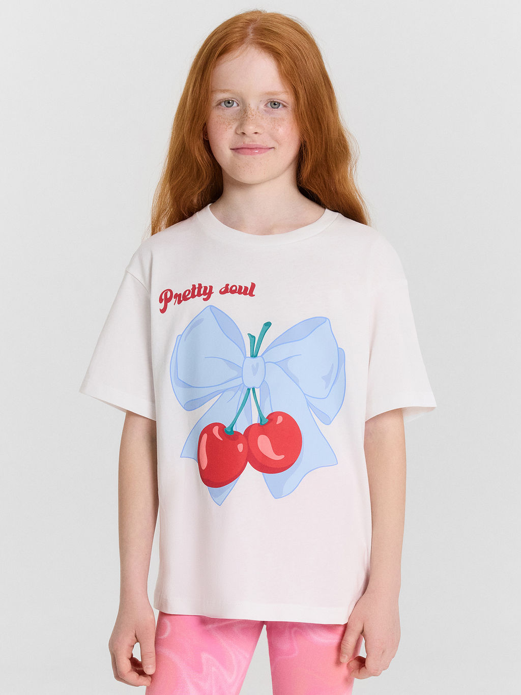 Футболка для девочек белая с принтом и надписью pretty soul