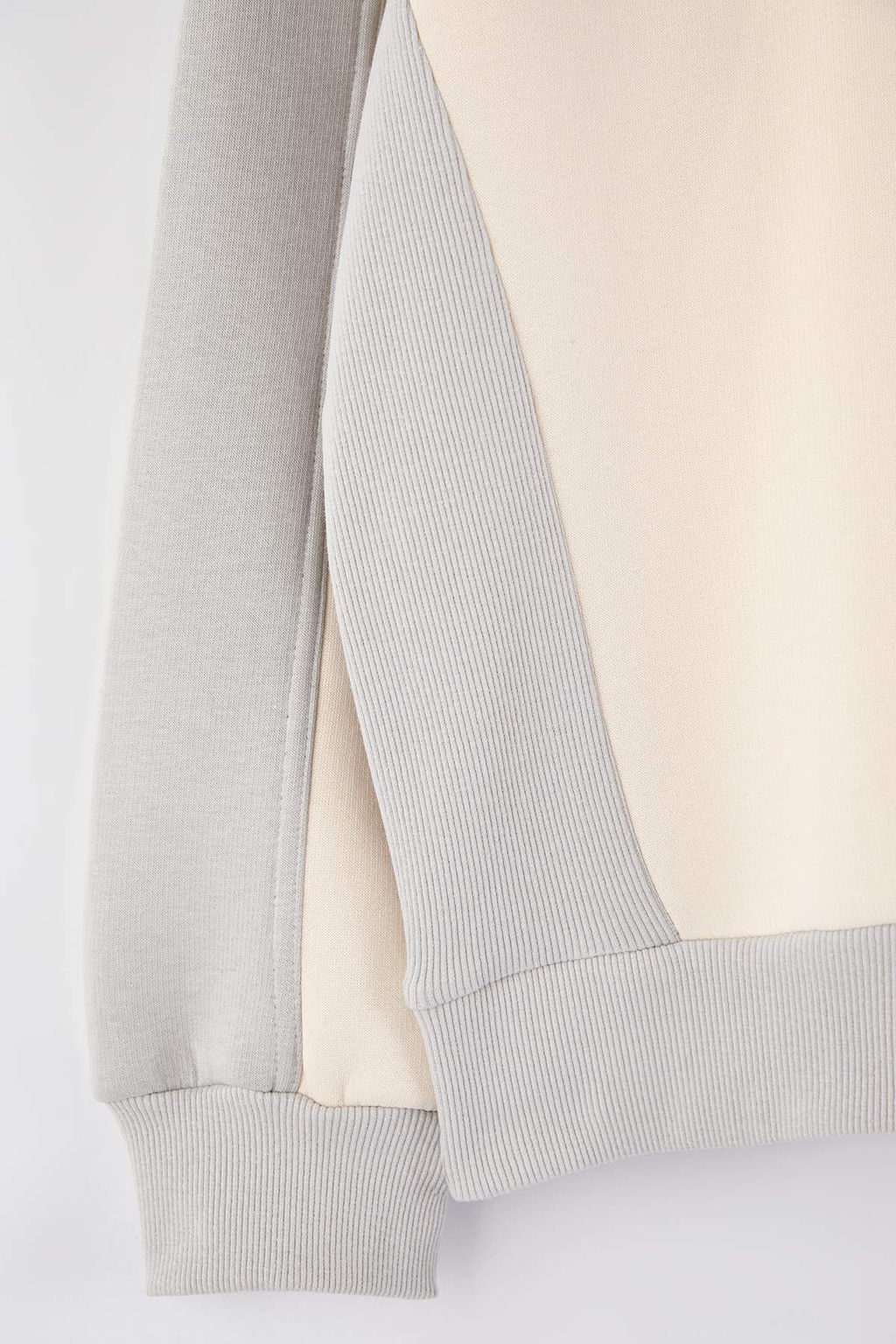 Gri-Ekru Un?sex Yeni Oversize/Genis Kesim Yaz? Nak?sl? Kal?n Ici Polarl? Sweatshirt TMNAW26SW00023 - Trendyolmilla фото 7