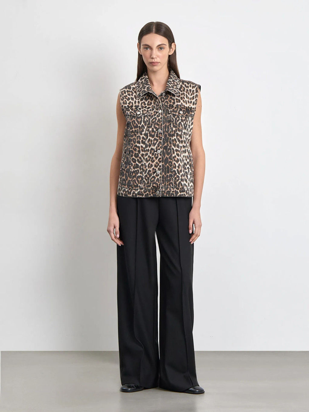 ЕМКА / Джинсовый жилет с леопардовым принтом - Emka фото 5