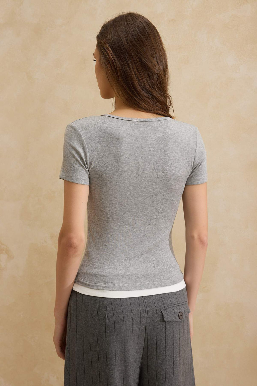 Gri melanj Renk Bloklu Fitted/Vucuda Oturan K?sa Kollu Premium Yumusak Orme Bluz TWOSS26BZ00099