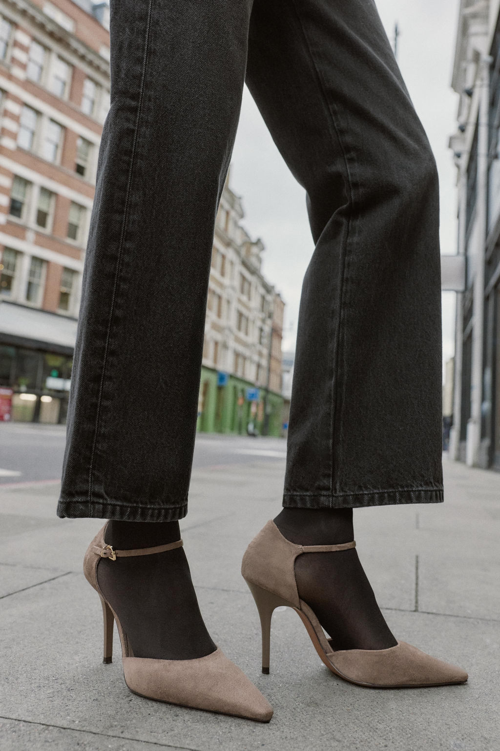 HIGH-HEEL ANKLE STRAP SHOES