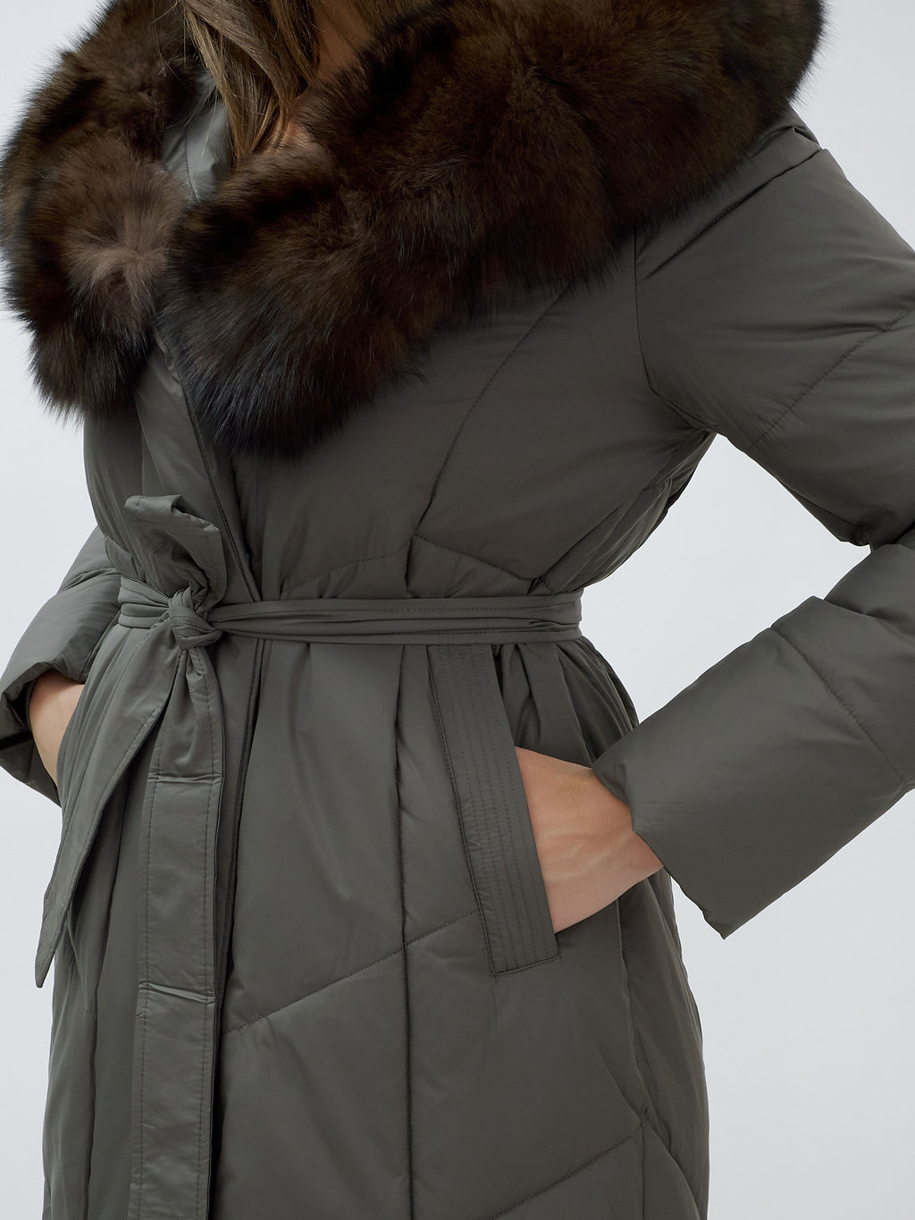 Пальто женское зимние с мехом песец люкс класса серого цвета 625Sr