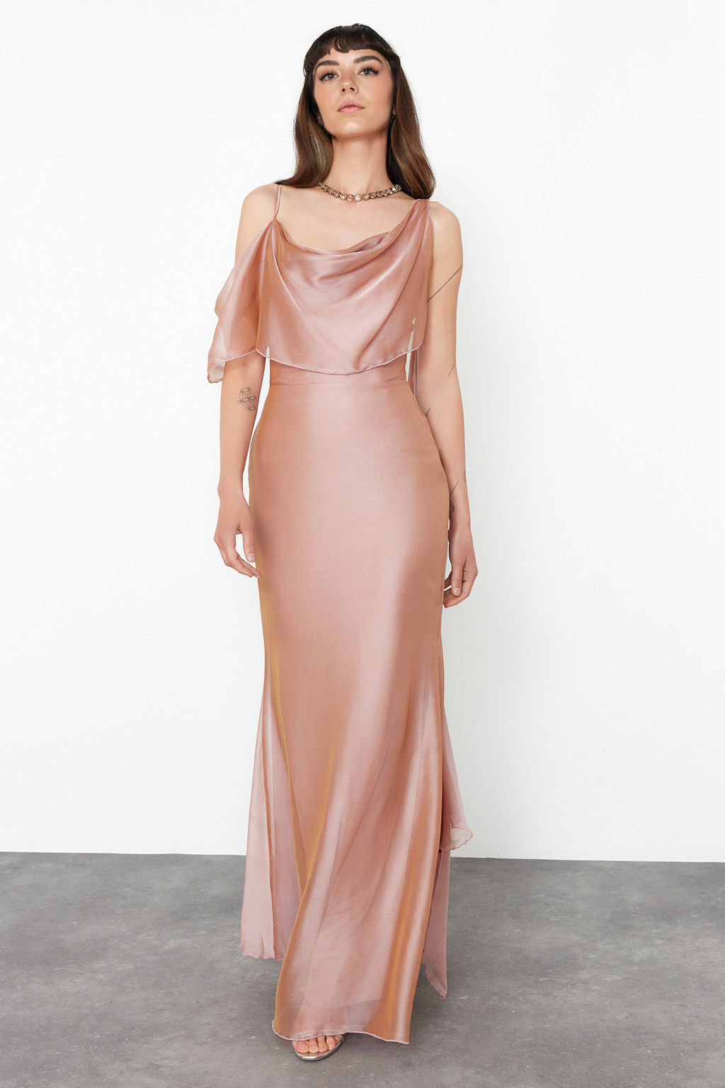 Pembe Carmen Yaka Dokuma Sifon Uzun S?k Abiye Elbise TPRSS24AE00137 - Trendyolmilla фото 3
