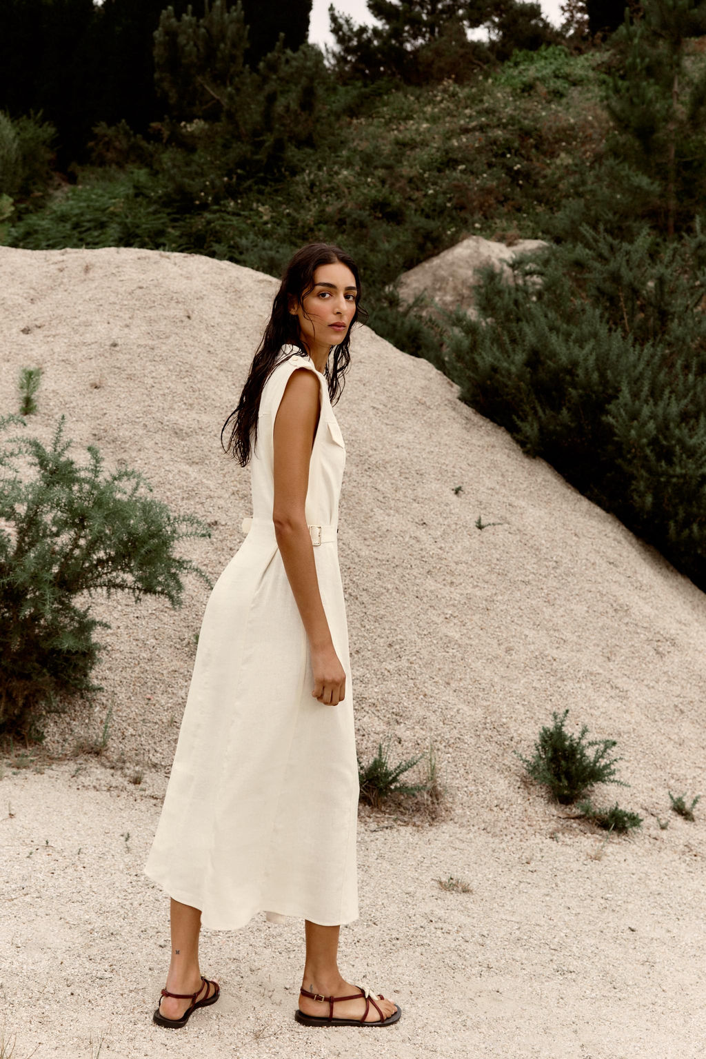 MIDI DRESS WITH BELT LOOPS IN A LINEN BLEND - Zara фото 13