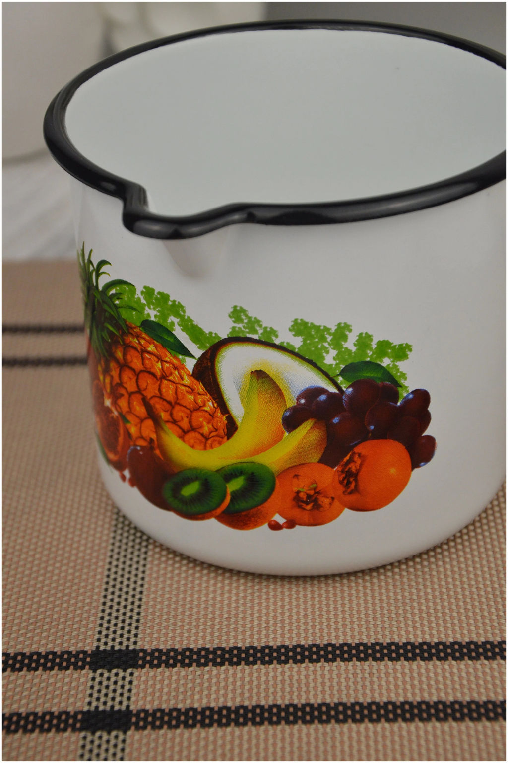 ЭМ_Кружка 1,0 л с рис. с нос.без крыш, арт. КМ40104-072/4 ОБКЛ