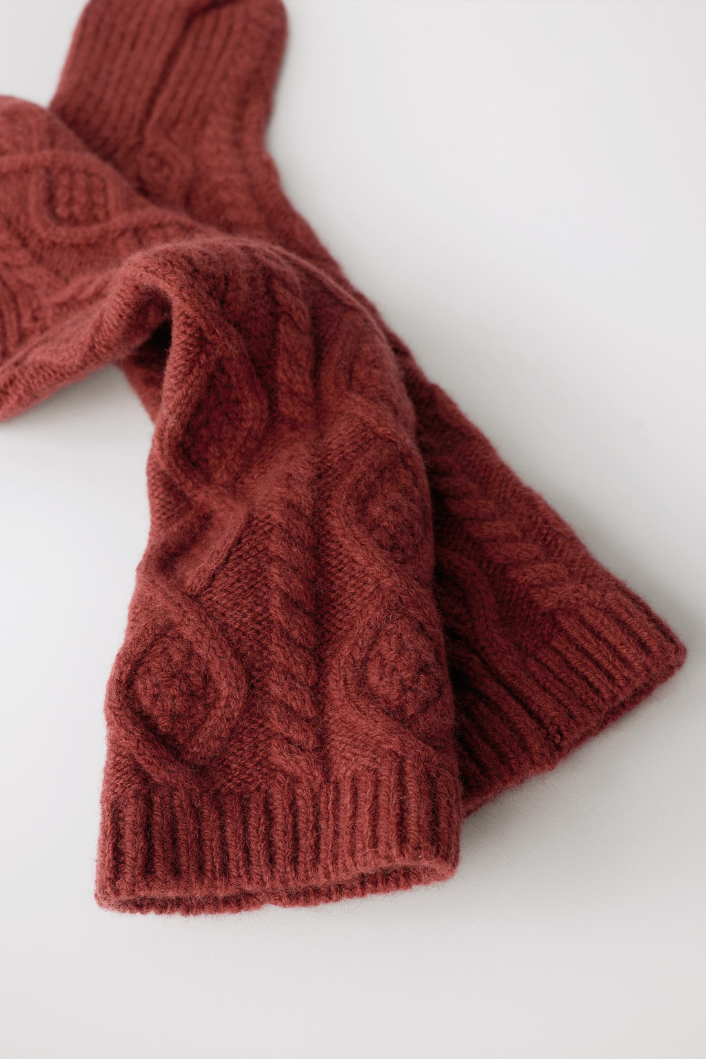 LONG CABLE-KNIT SOCKS 100% WOOL LIMITED EDITION - Zara фото 3