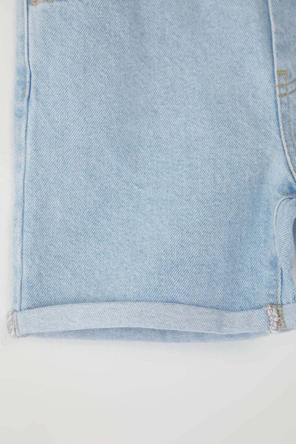 Ac?k Mavi K?z Cocuk Pamuklu Lastikli Denim Sort TKDSS25SR00018 - Trendyolmilla фото 2