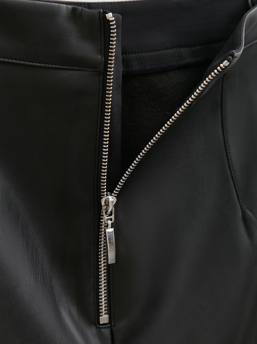 CONTE Юбка-midi из экокожи с декоративными патами LU 2853 black - Conte elegant фото 6