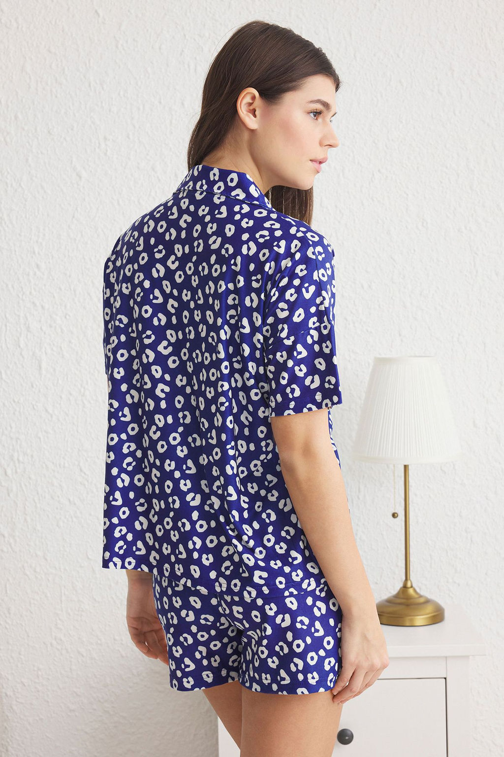 Trendyolmilla Bej-Cok Renkli Leopar Desenli Sortlu Orme Pijama Tak?m? THMSS24PT00285  фото 13