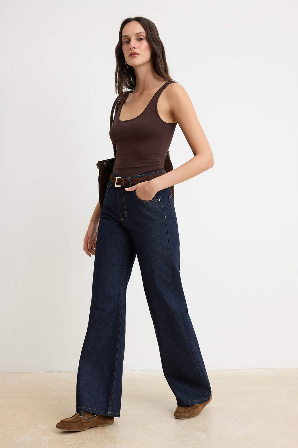 Koyu Mavi Kemerli Yuksek Bel Wide Leg Genis Paca %100 Pamuk Non-Stretch Jeans TWOSS26JE00326 - Trendyolmilla фото 2