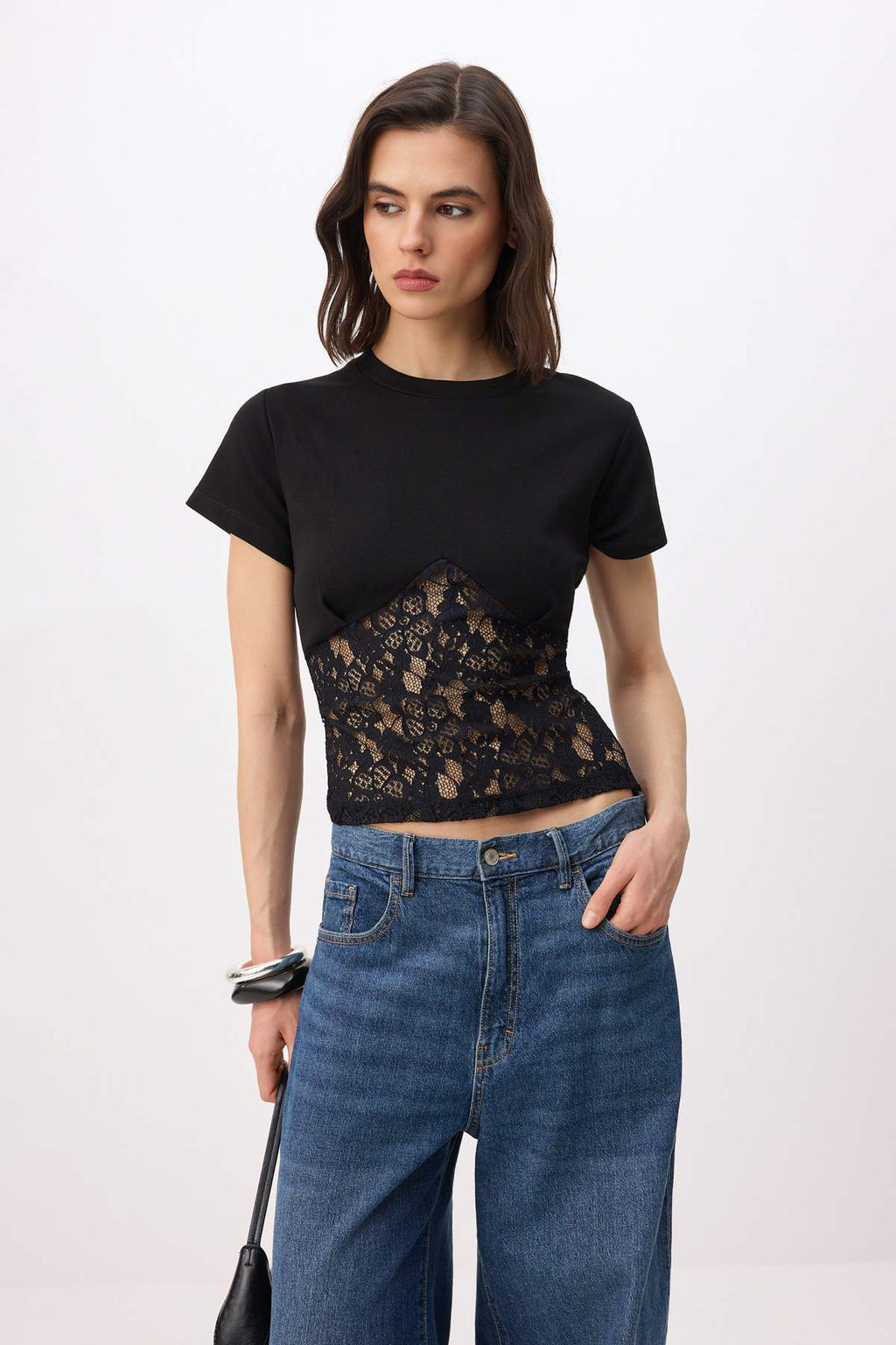 Siyah Duz Fitted Bisiklet Yaka K?sa Dantel Detayl? Crop Pamuk Ribana Orme Bluz TWOSS26BZ00726 - Trendyolmilla фото 2