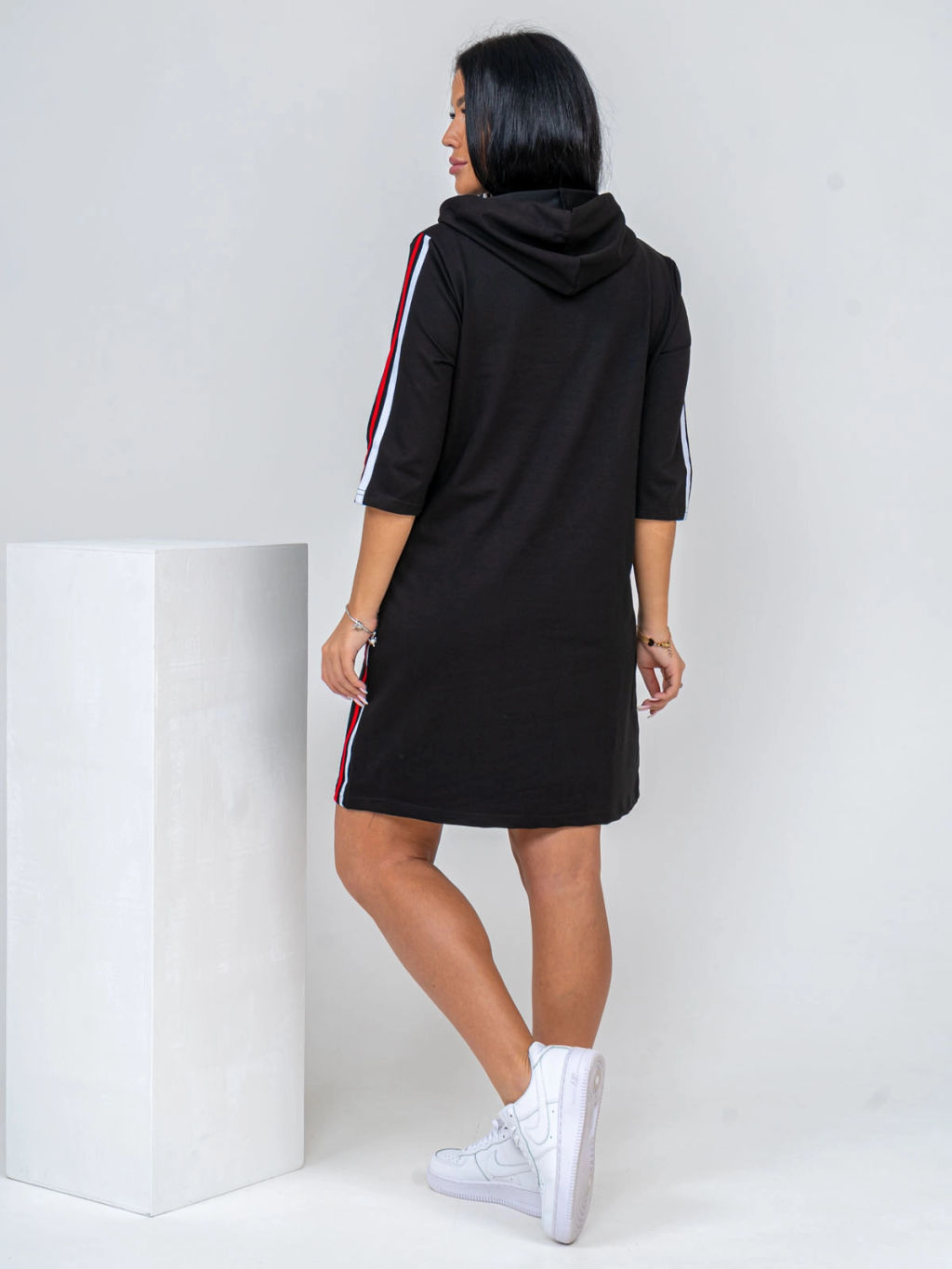 Платье женское, цвет черный