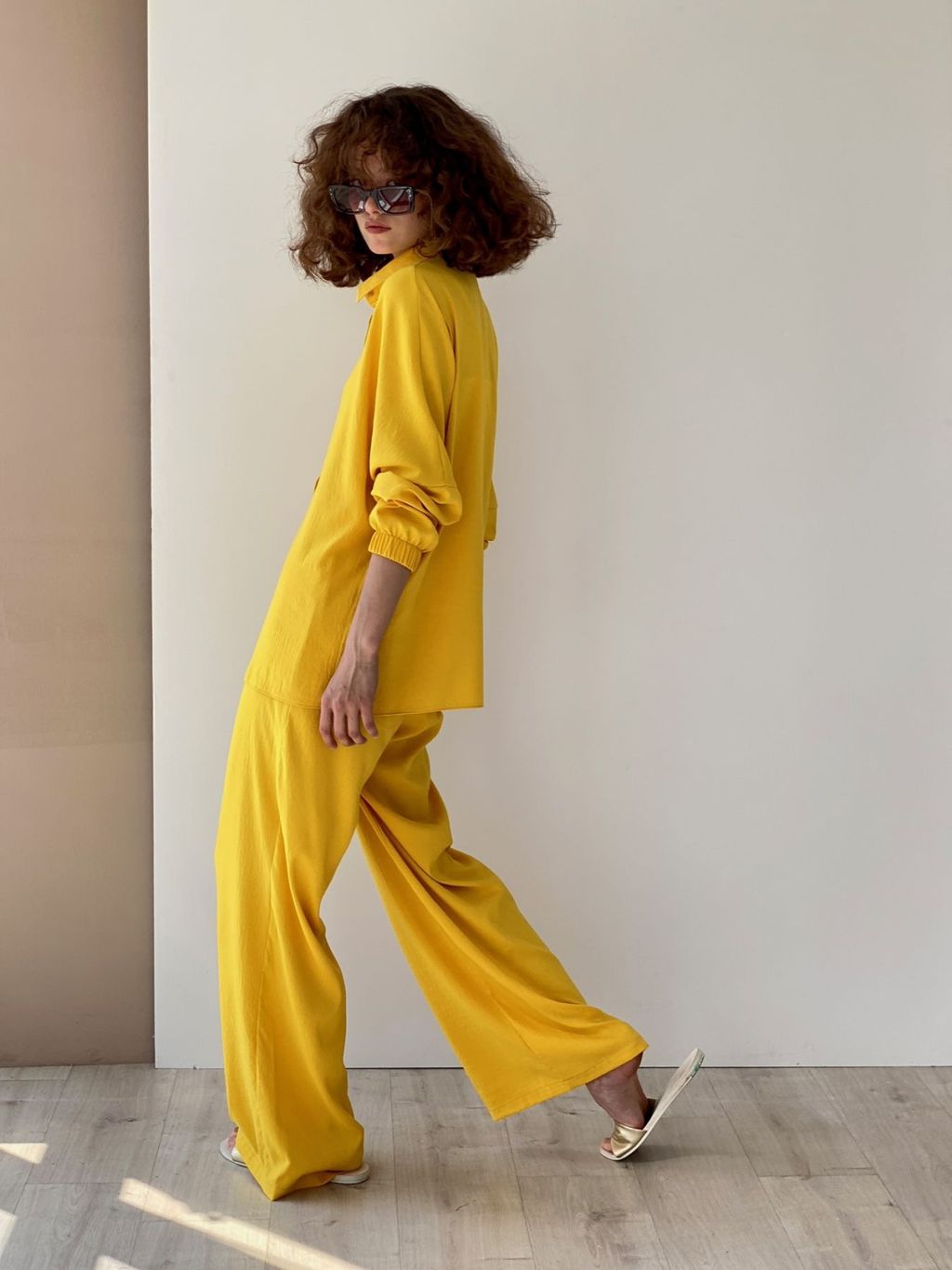 9406 Костюм летний в цвете шафран - Martichelli фото 23