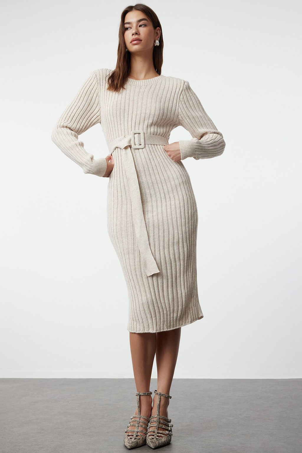 TRENDYOLMILLA Antrasit Mini Triko Kemerli Elbise TWOAW23EL00444 фото 14