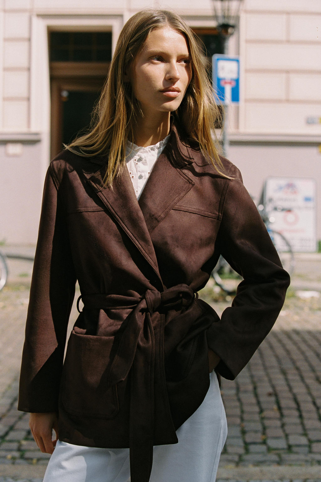 BELTED FAUX SUEDE JACKET - Zara фото 6