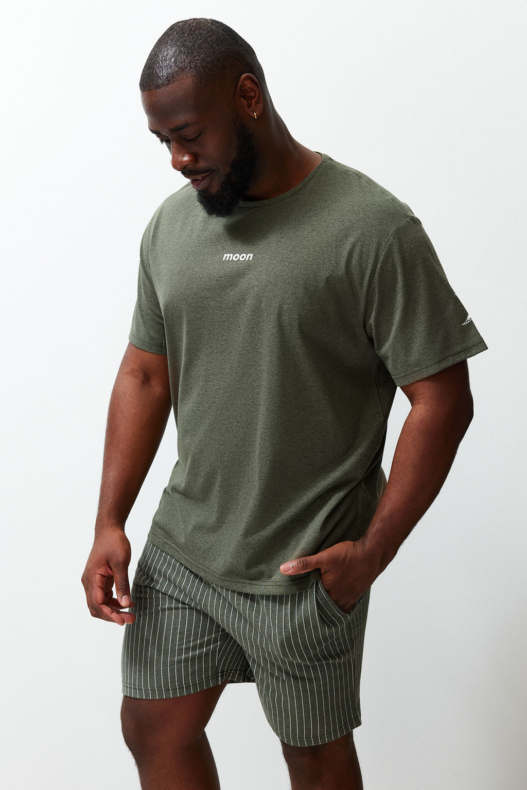 TRENDYOL MAN Buyuk Beden Bordo Regular Fit Rahat Bask?l? Sortlu Pijama Tak?m? TMNSS23PT00014