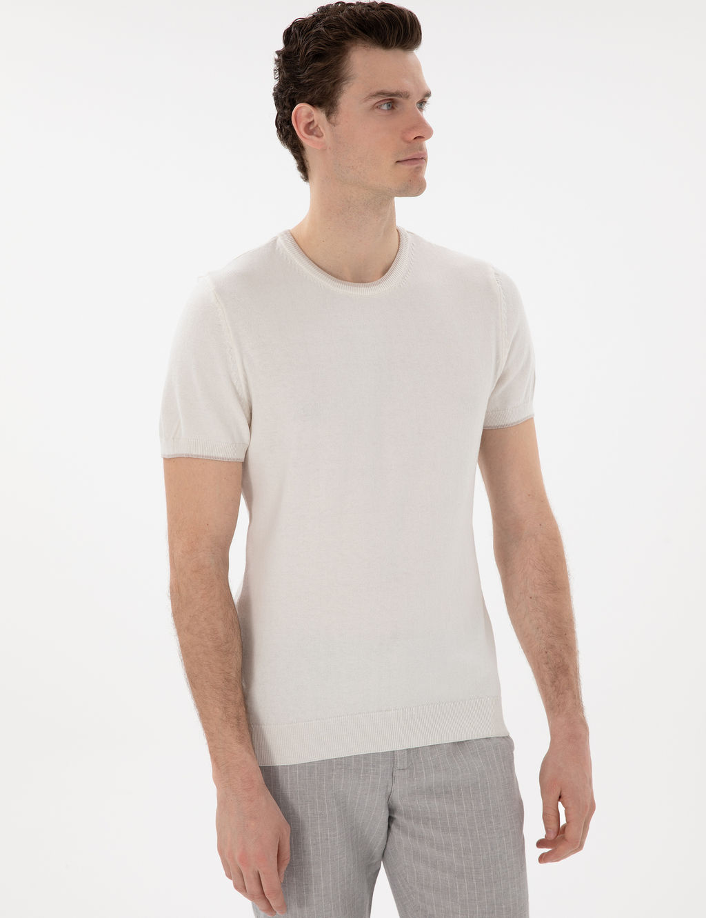 Ekru Slim Fit Bisiklet Yaka Triko Ti__rt