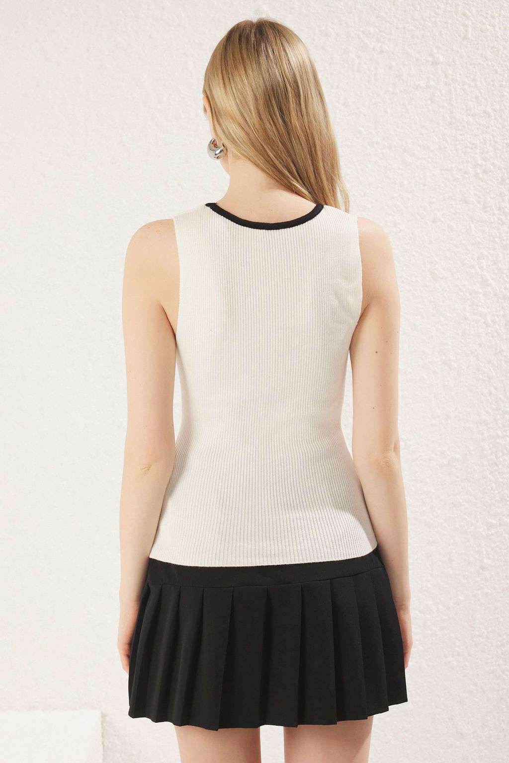 Trendyolmilla Ekru Renk Bloklu Fitilli Ince Bluz TWOSS25BZ00339  фото 6