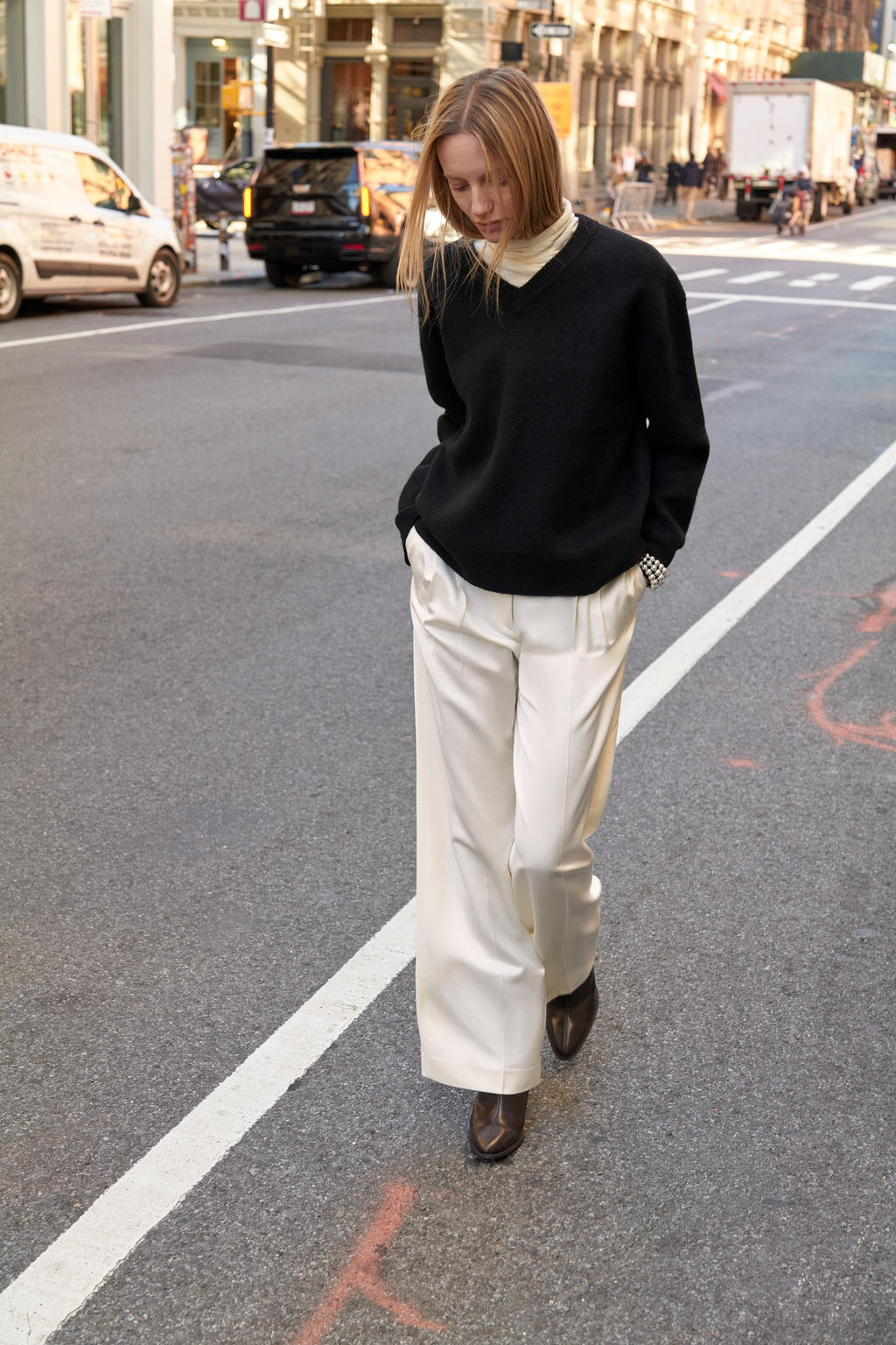 PLAIN KNIT V-NECK JUMPER