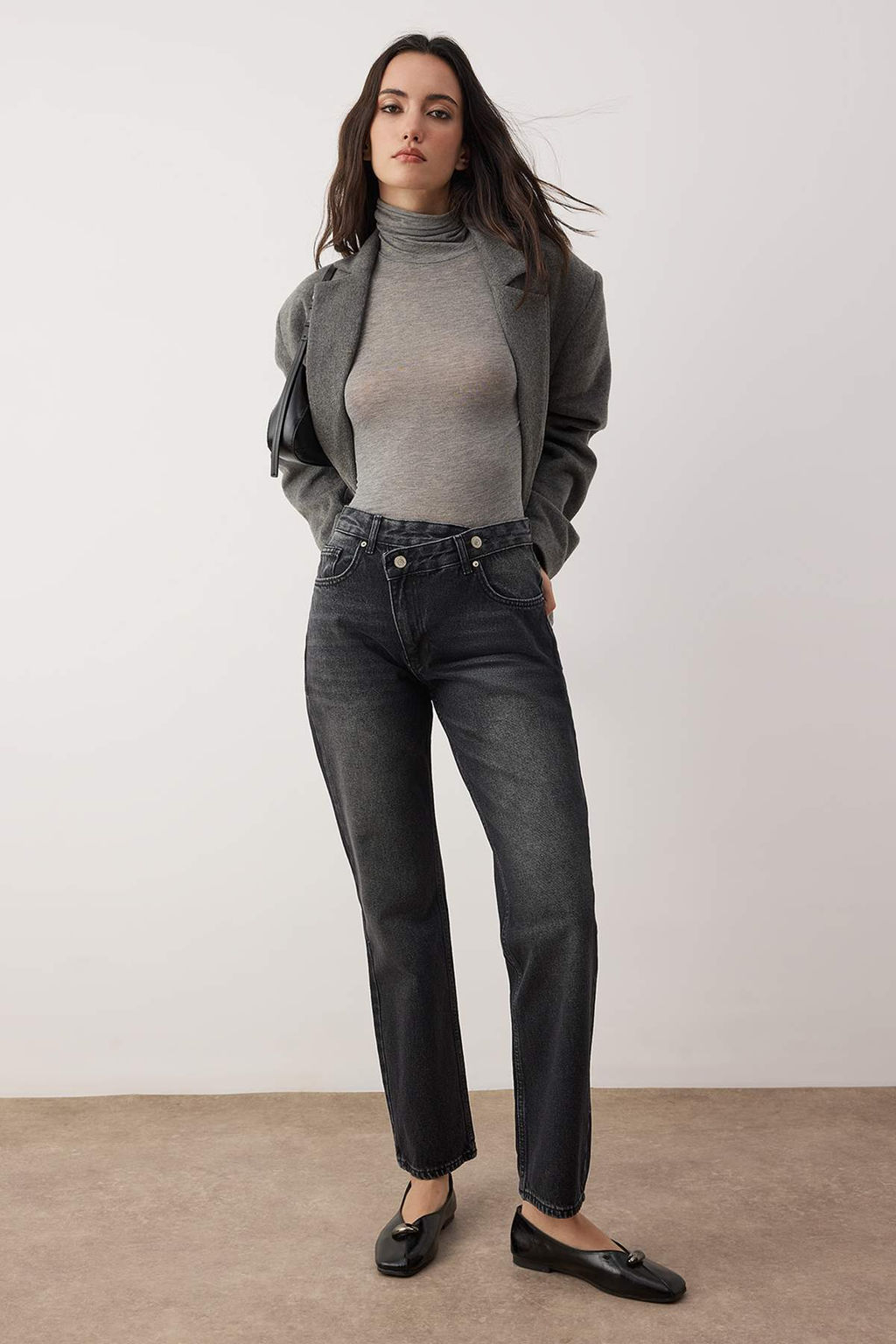 Mavi Yuksek Bel Asimetrik Kapama Straight Jeans TWOAW26JE00132 - Trendyolmilla фото 10