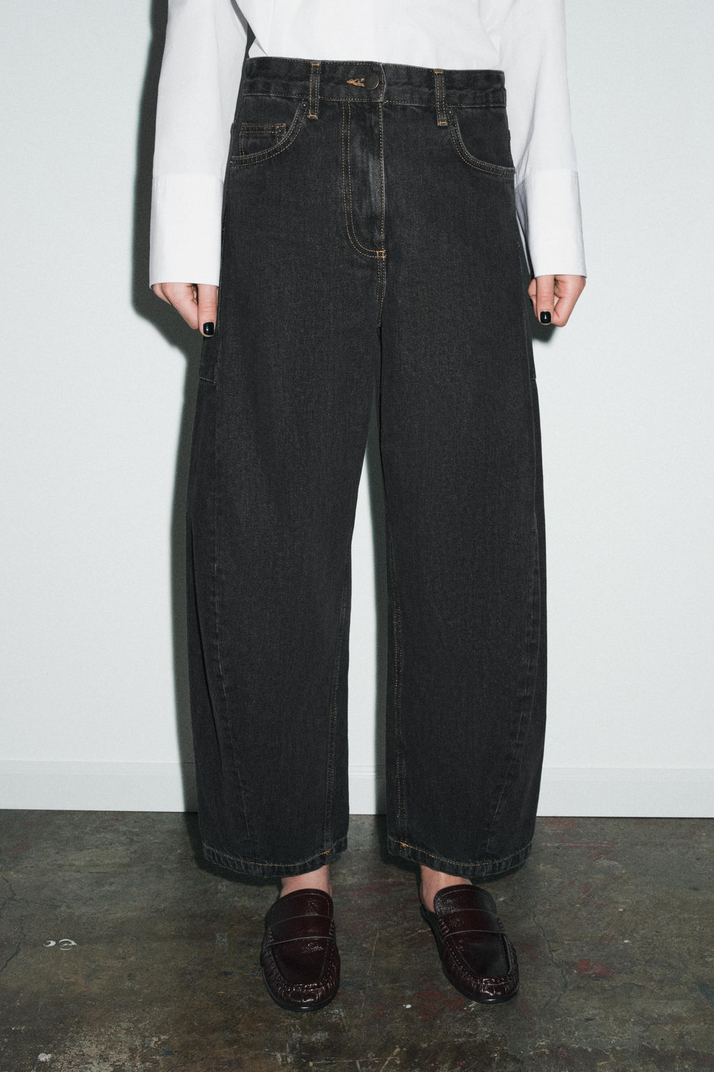 ZW COLLECTION ANKLE BALLOON MID-WAIST JEANS - Zara фото 2