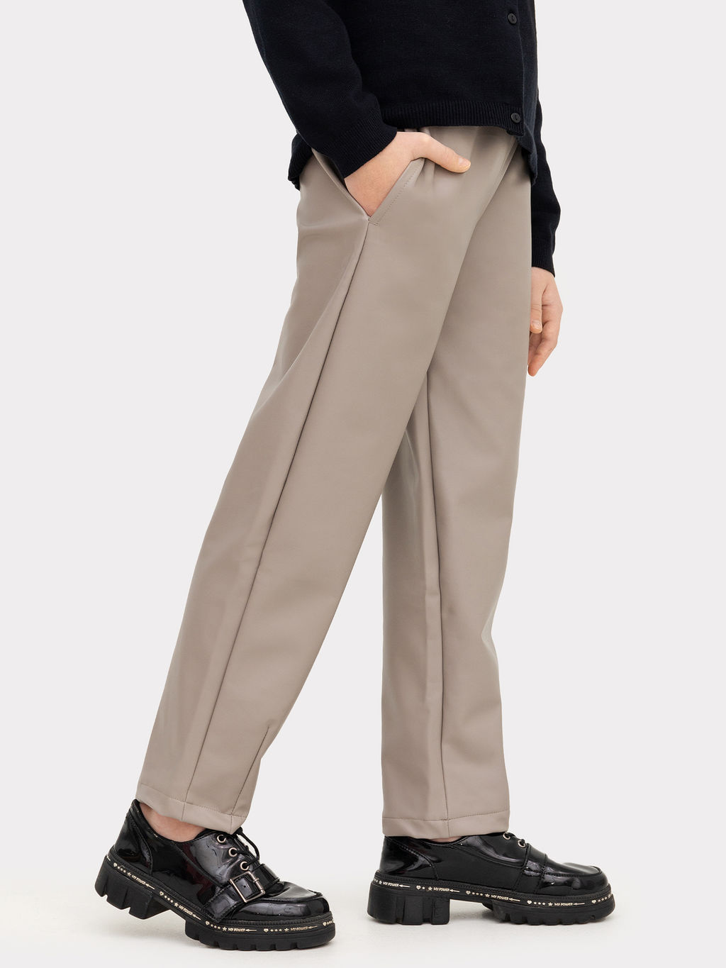 Брюки для девочек в сером цвете из экокожи