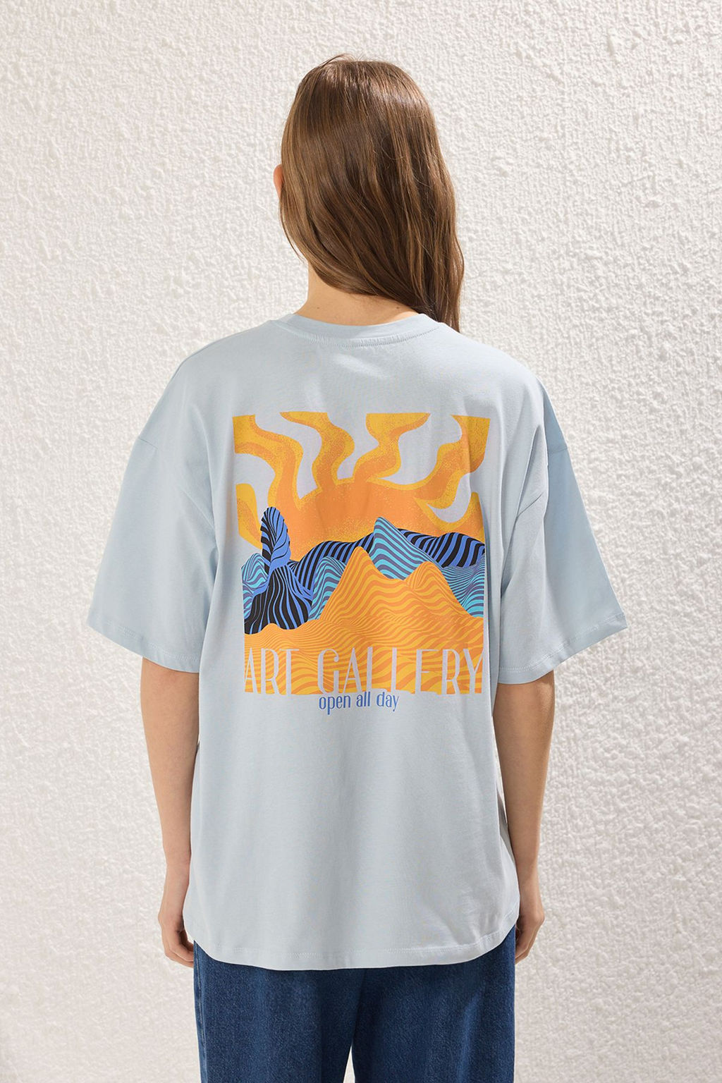 TRENDYOLMILLA Beyaz %100 Pamuk On ve Arka Bask?l? Boyfriend Fit Bisiklet Yaka Orme T-Shirt TWOSS23TS00057  фото 4