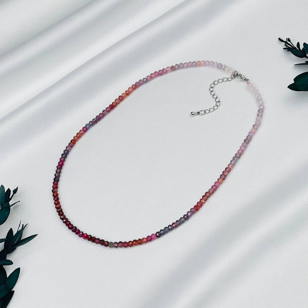 Колье из Шпинели "градиент"