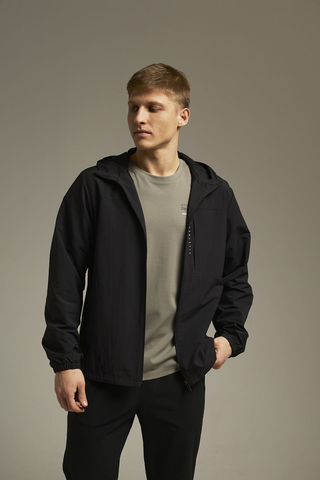 Ветровка Черный TRN ESSENTIAL Woven Track Top