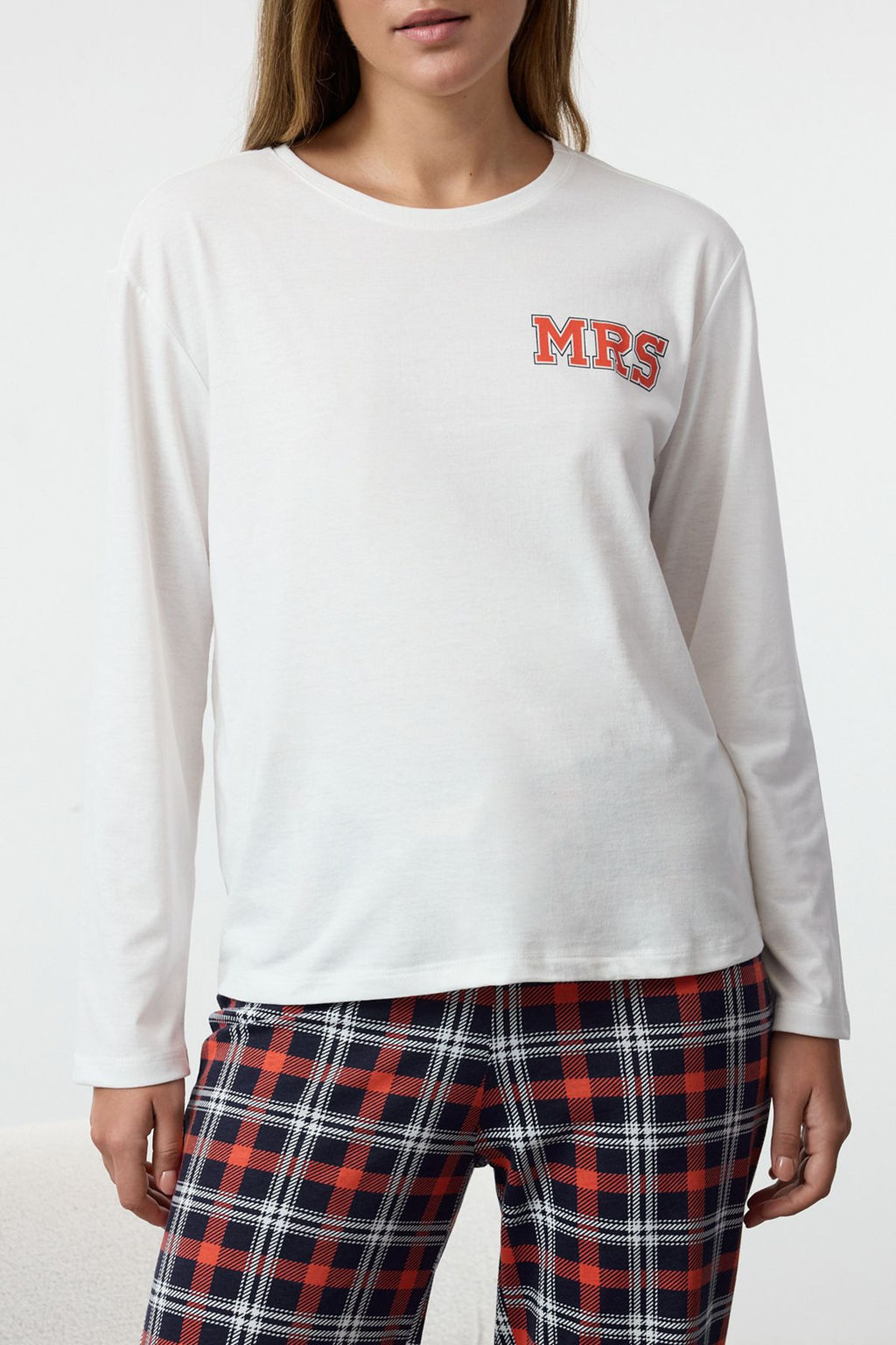 Trendyolmilla Kad?n Couple/Cift Beyaz %100 Pamuklu Ekoseli Sloganl? Orme Pijama Tak?m? THMAW25PT00166