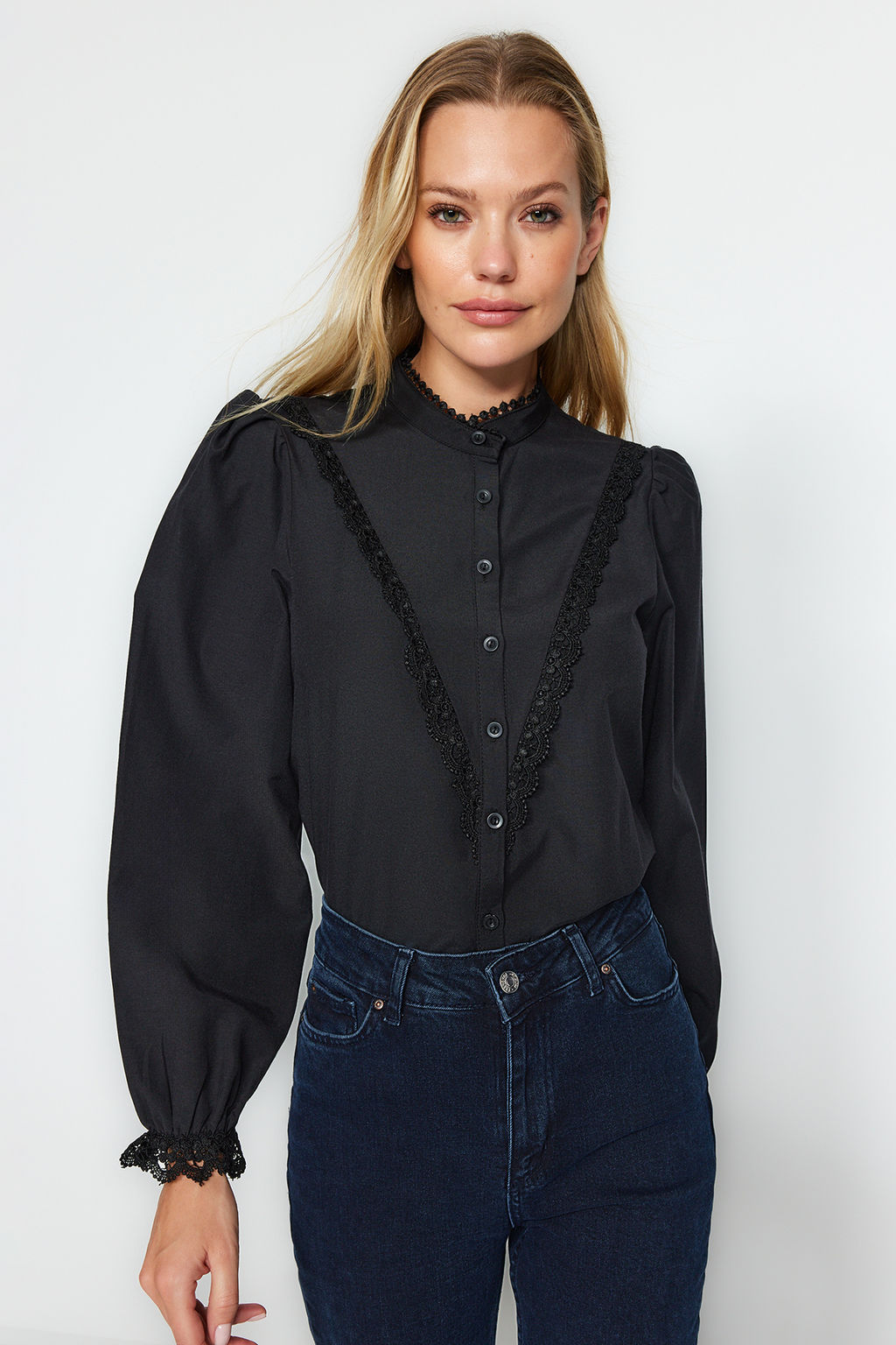 TRENDYOLMILLA Beyaz Dantel Detayl? Pamuklu Regular Normal Kal?p Dokuma Gomlek TWOAW21GO0077 фото 18