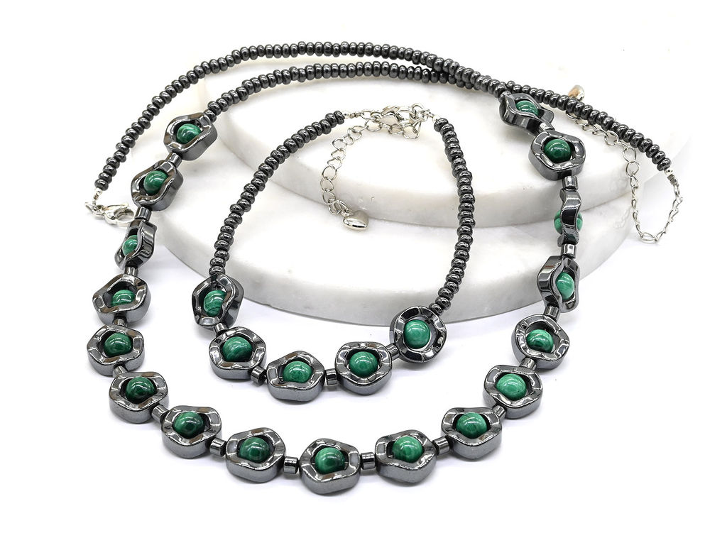 Колье с браслетом из гематита круг 12мм с малахитом, 49см, 18см Радуга камня