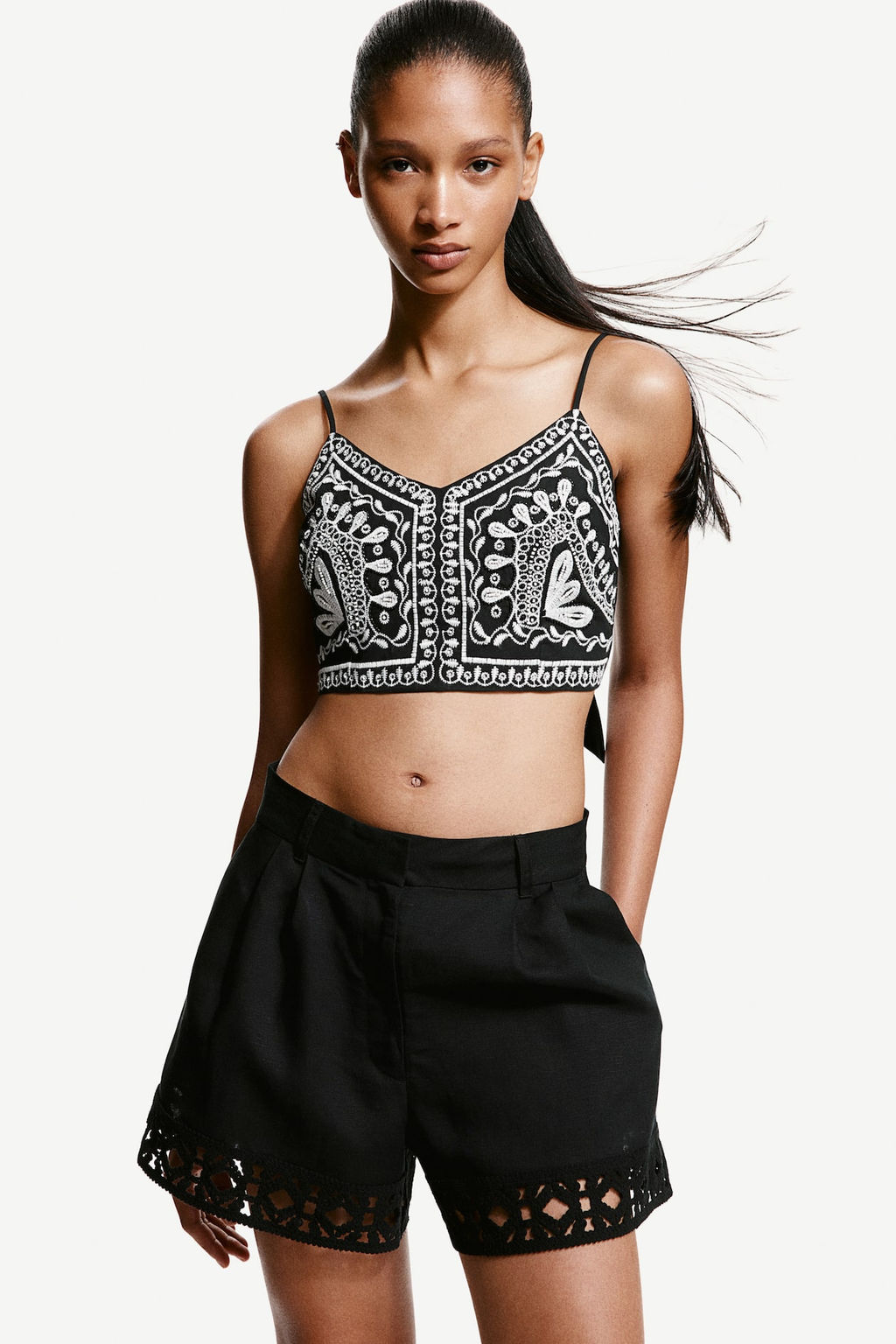Pantalon corto con ribete efecto crochet - H&m фото 2