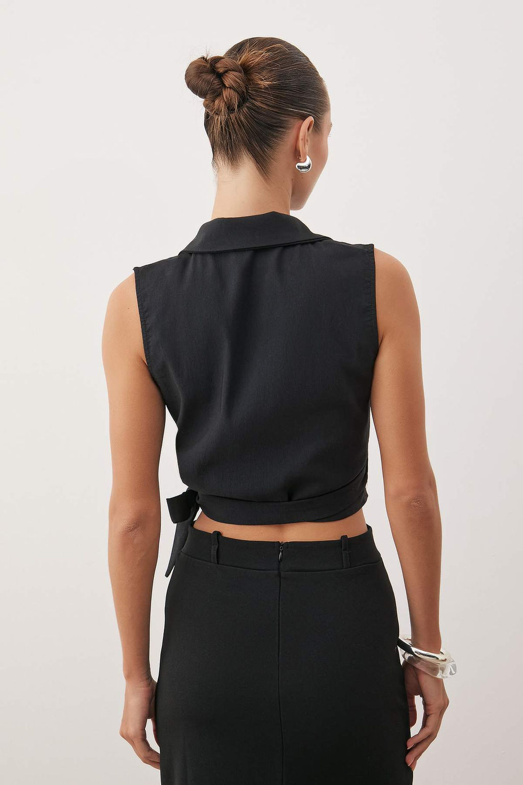 Siyah Baglamal? Crop Dokuma Keten Gorunumlu Bluz TWOSS23BZ00550