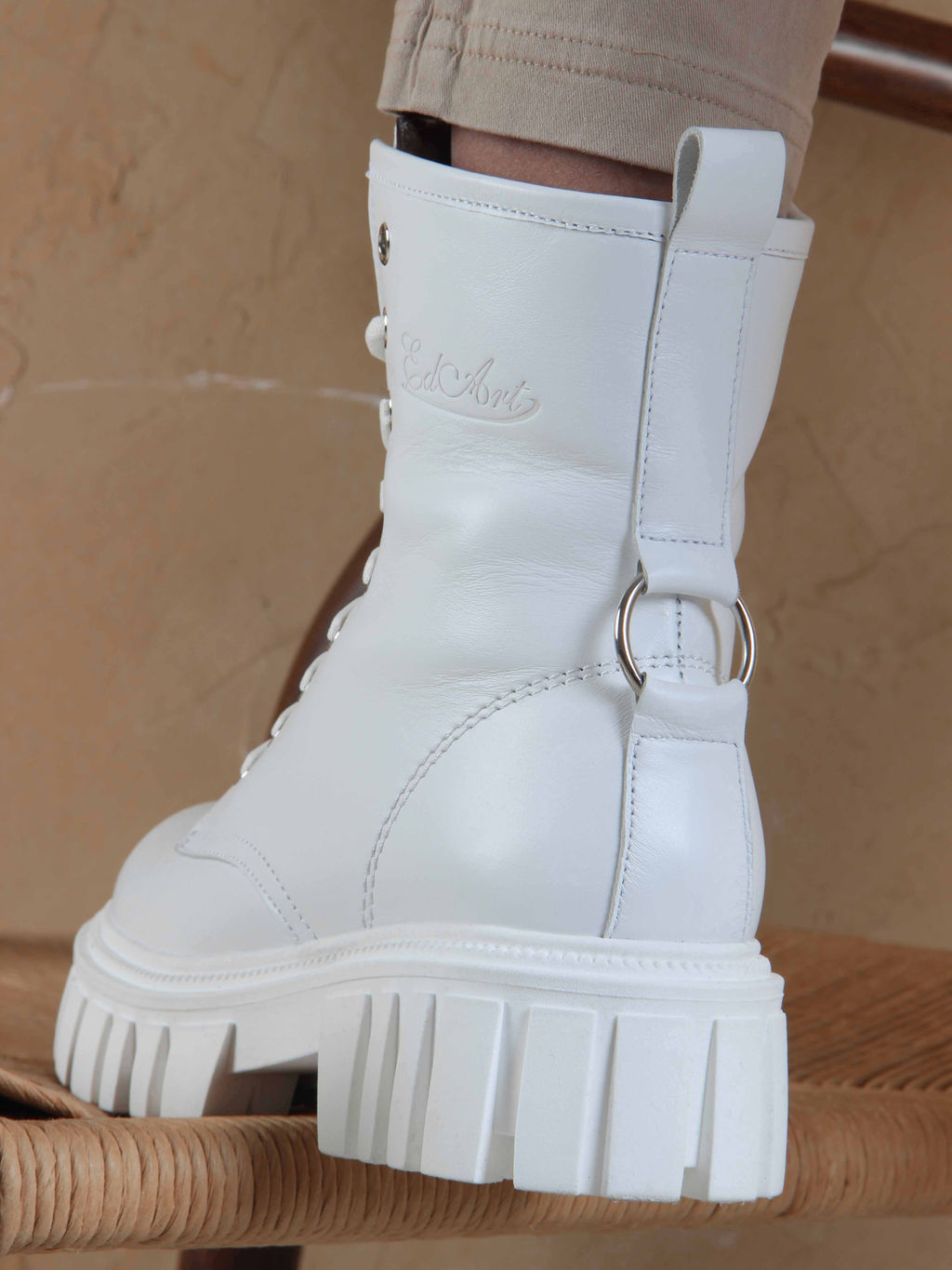 Ботинки 329.21153w. белые/Шерсть