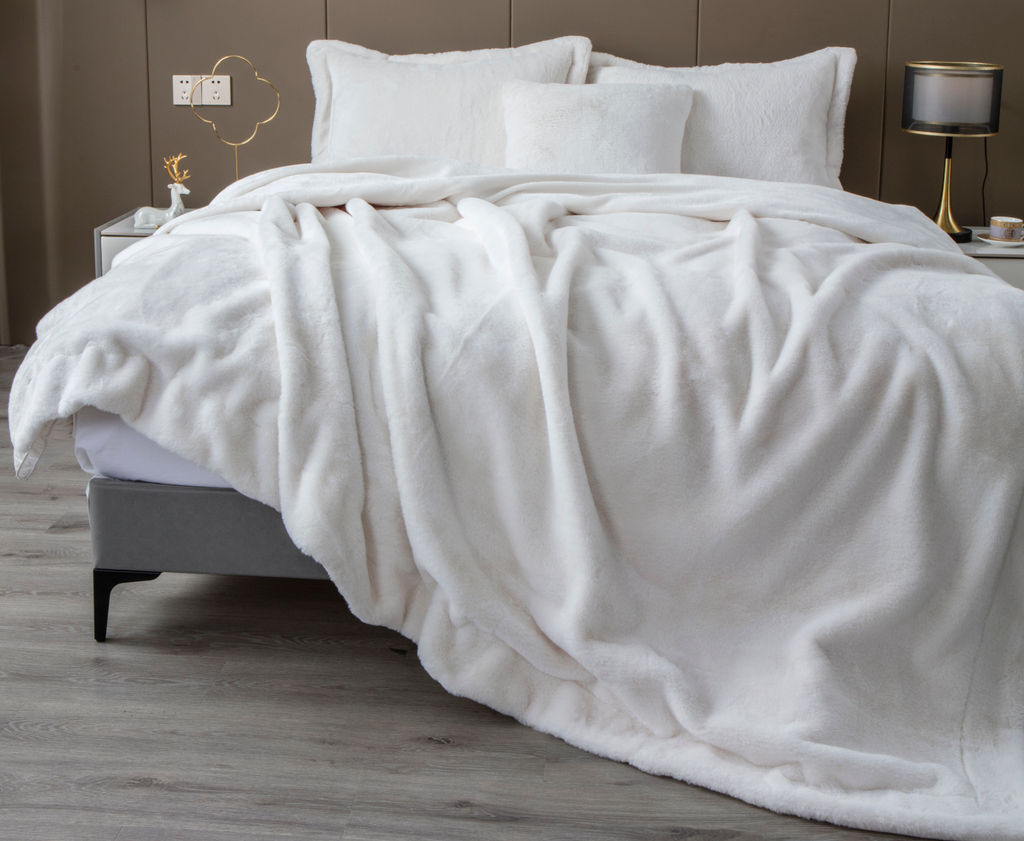 Покрывало декоративное Rabbit (молоко)