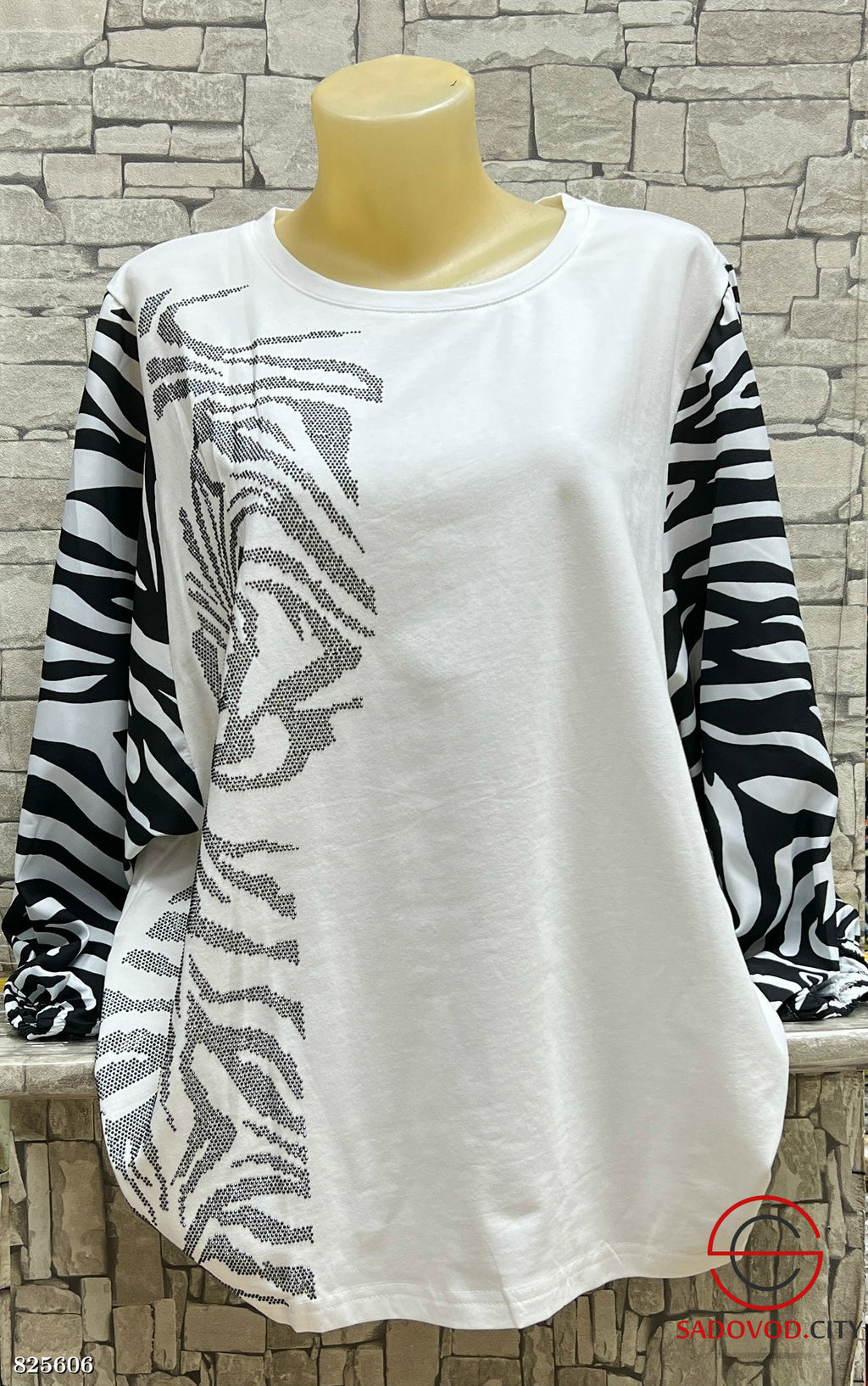 Кофта женская со стразами